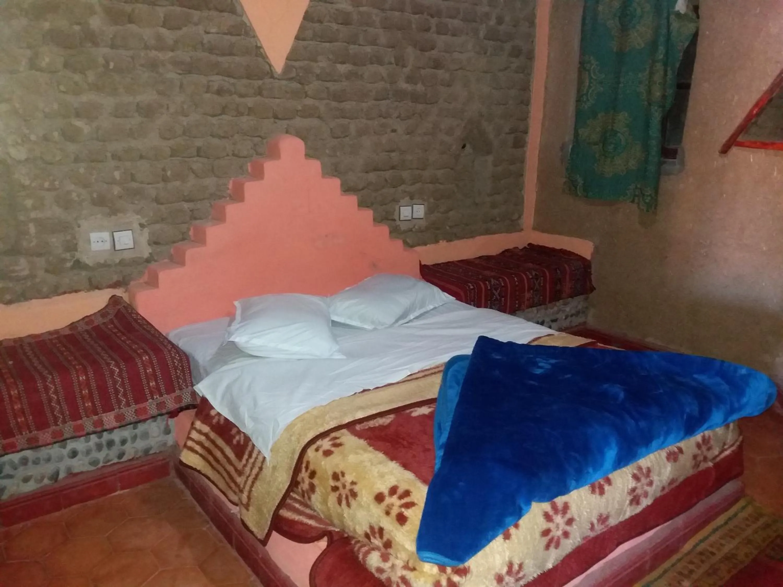 Decorative detail, Bed in Chez Belkacem