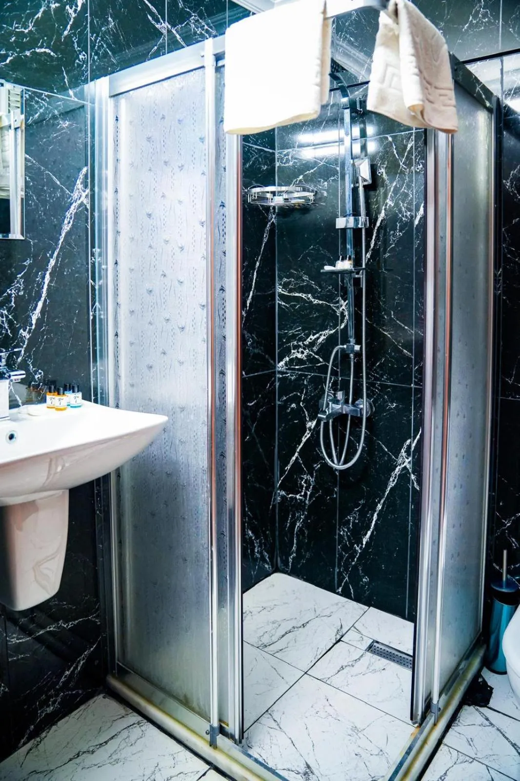 Shower in The balo pera hotel