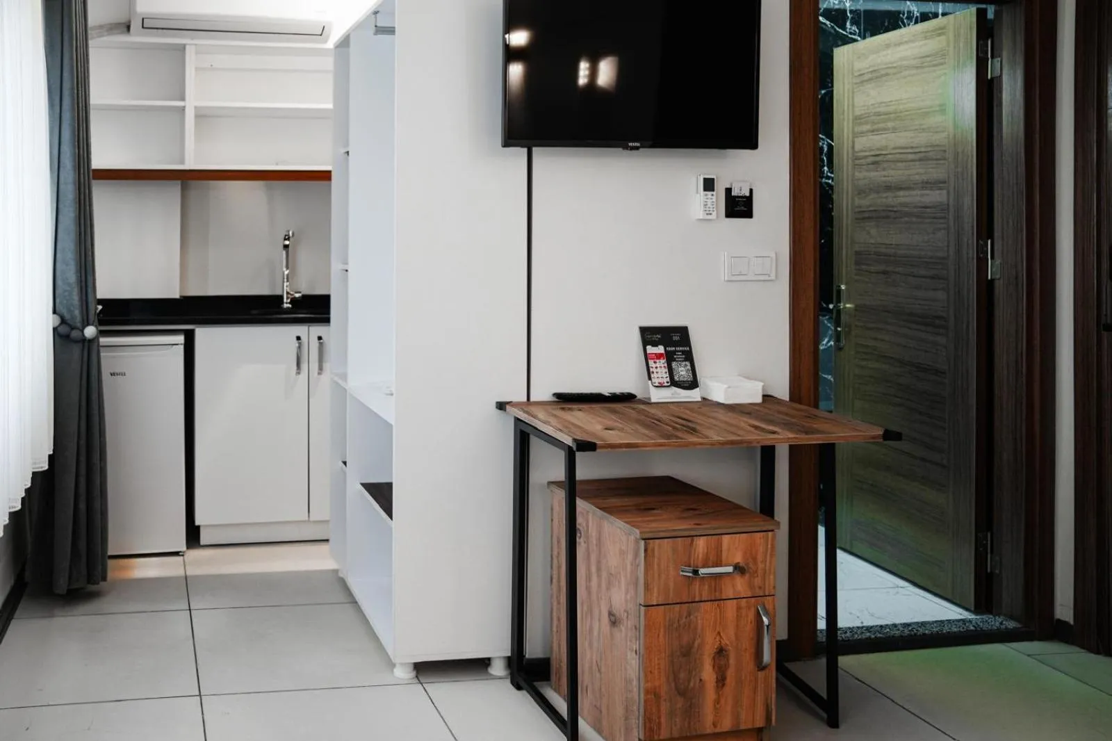 Kitchen or kitchenette in The balo pera hotel