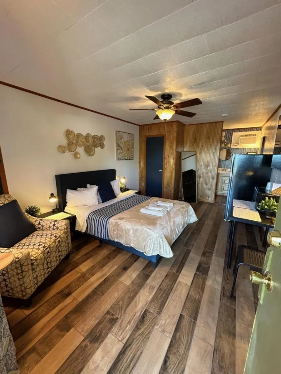 Bed in High Point Mountain Motel