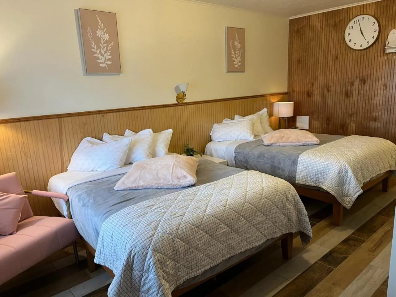 Bed in High Point Mountain Motel