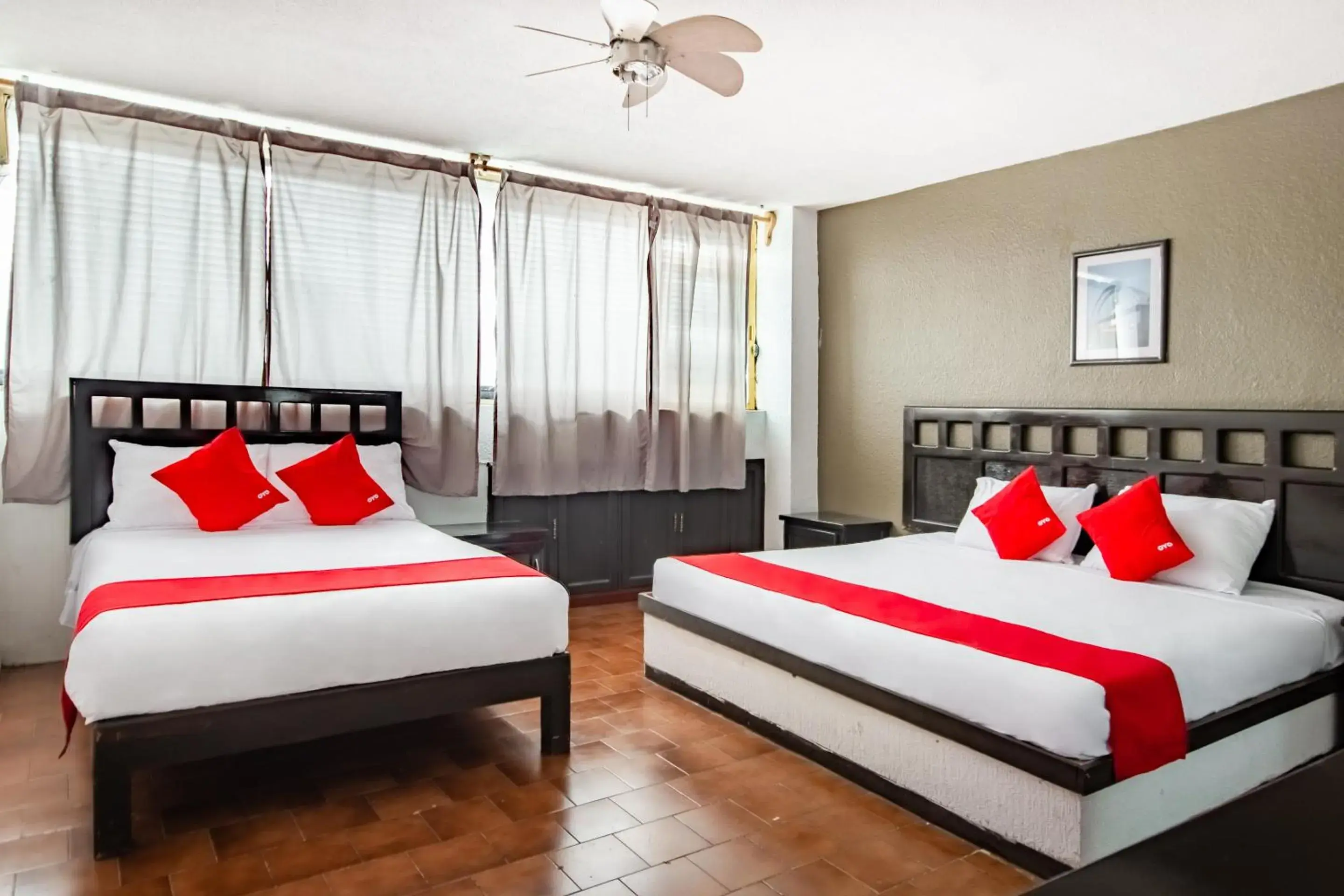 Standard Quadruple Room in OYO Hotel Halley Standard Quadruple Room in OYO Hotel Halley