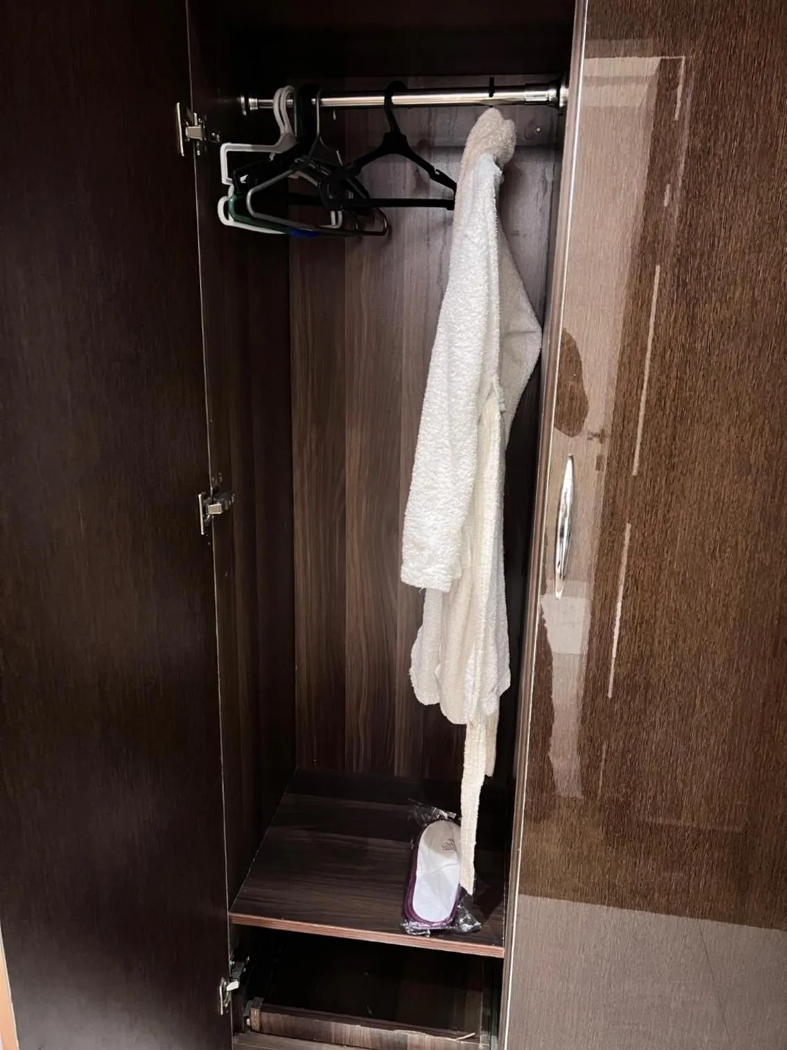wardrobe in Lahore Continental Hotel