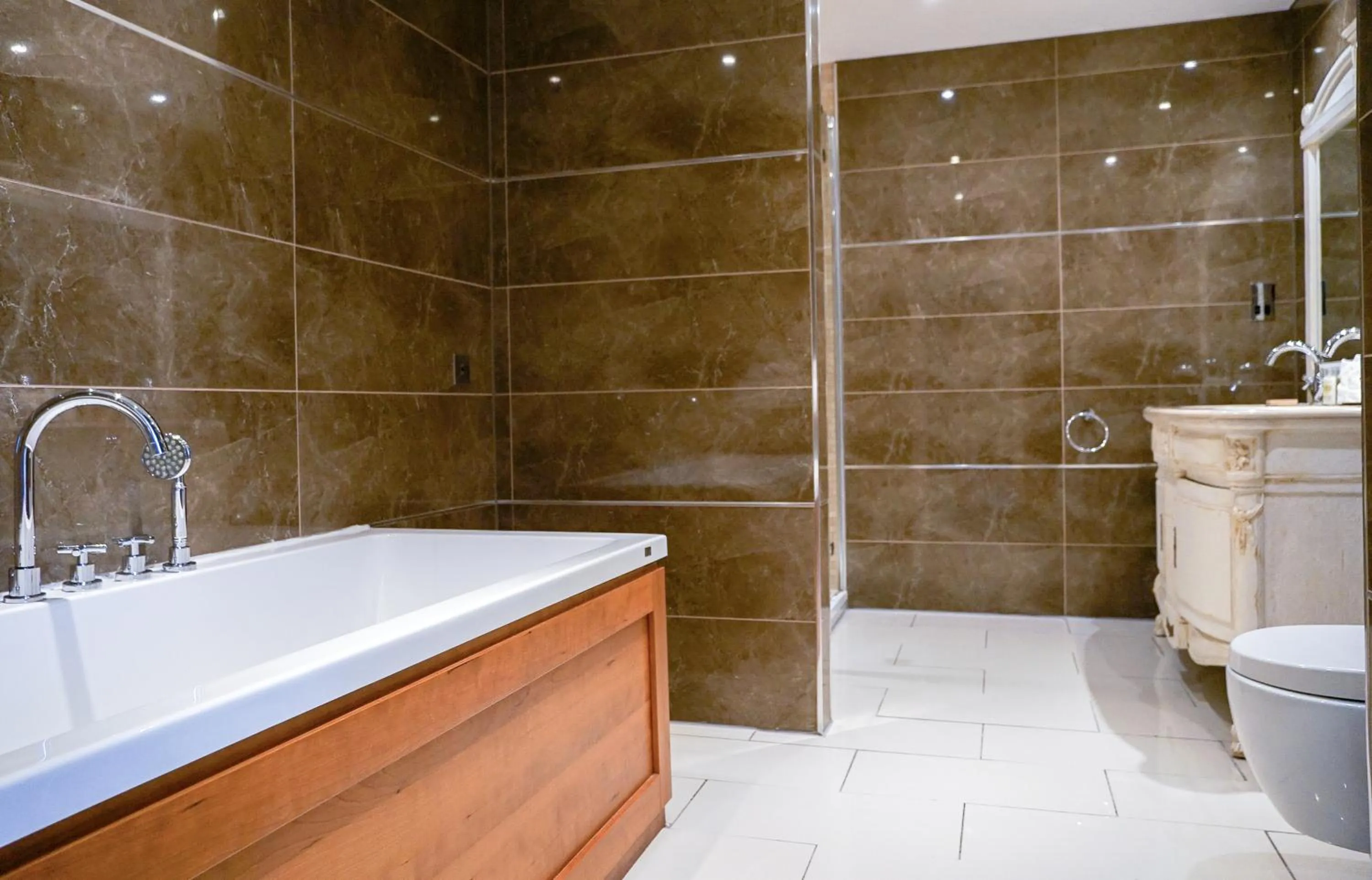 Bathroom in DoubleTree by Hilton Hotel & Spa Liverpool