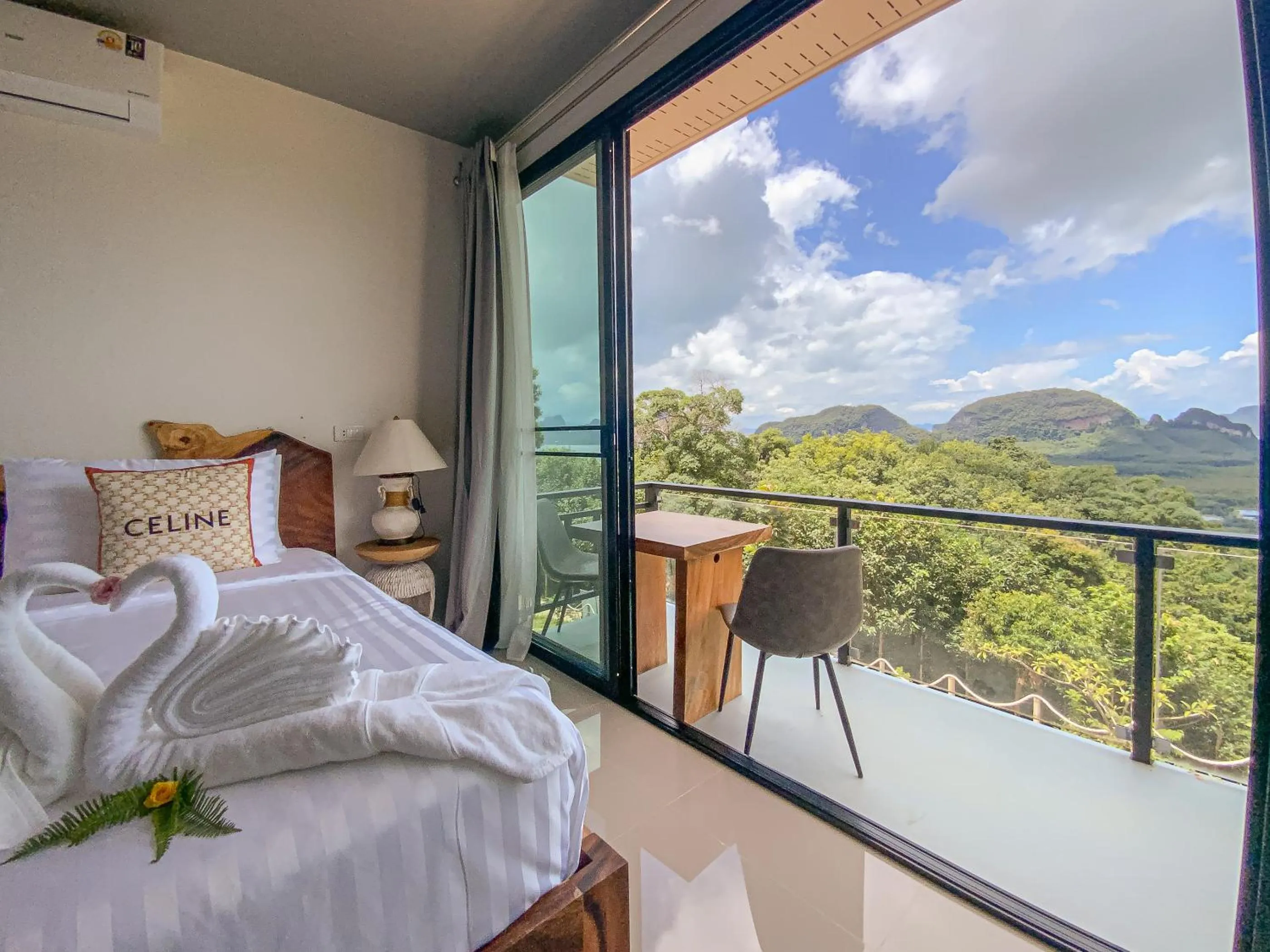 View (from property/room), Bed in Samet Nangshe Goodview