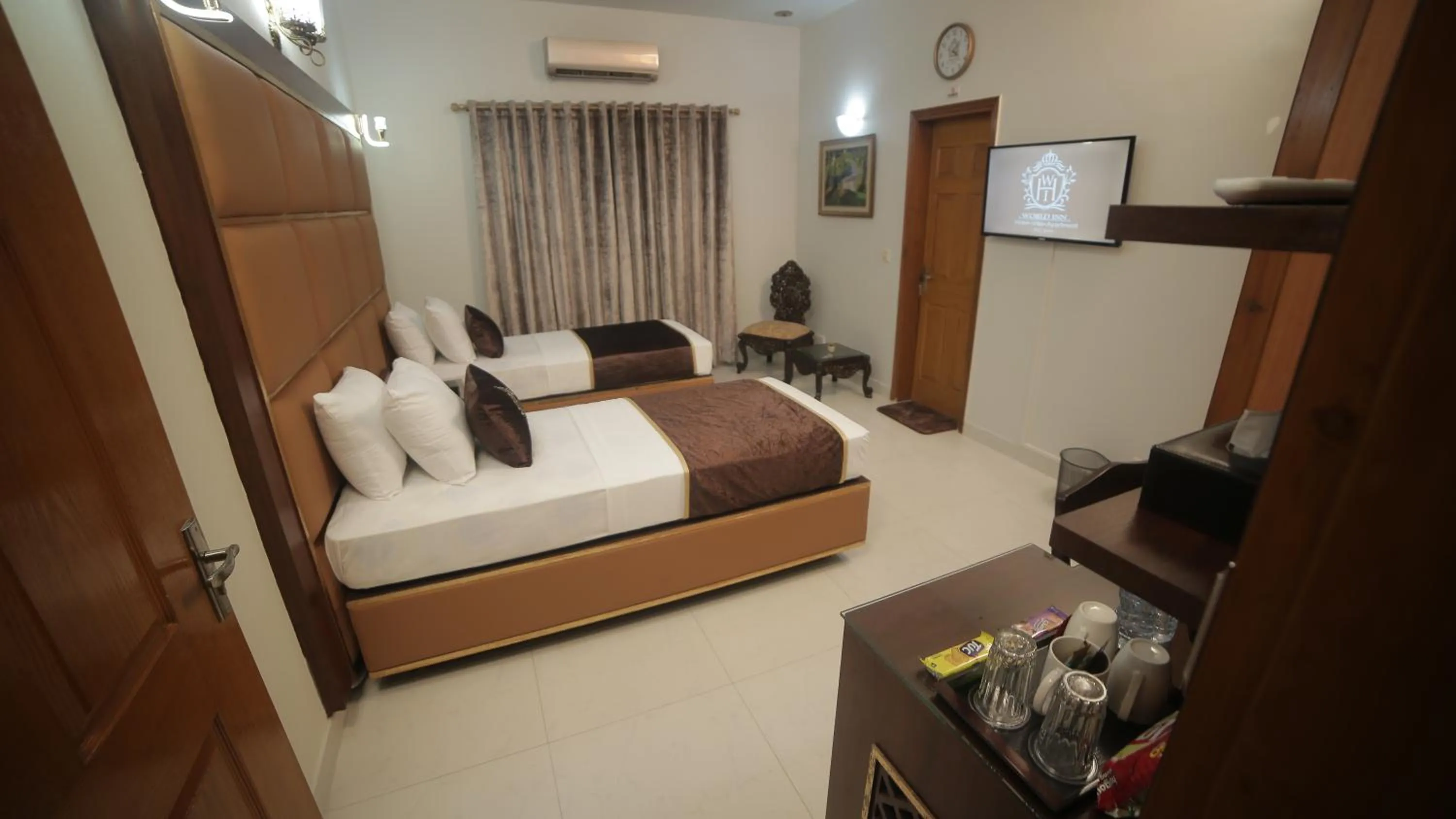 Bed in Four Squares by WI Hotel