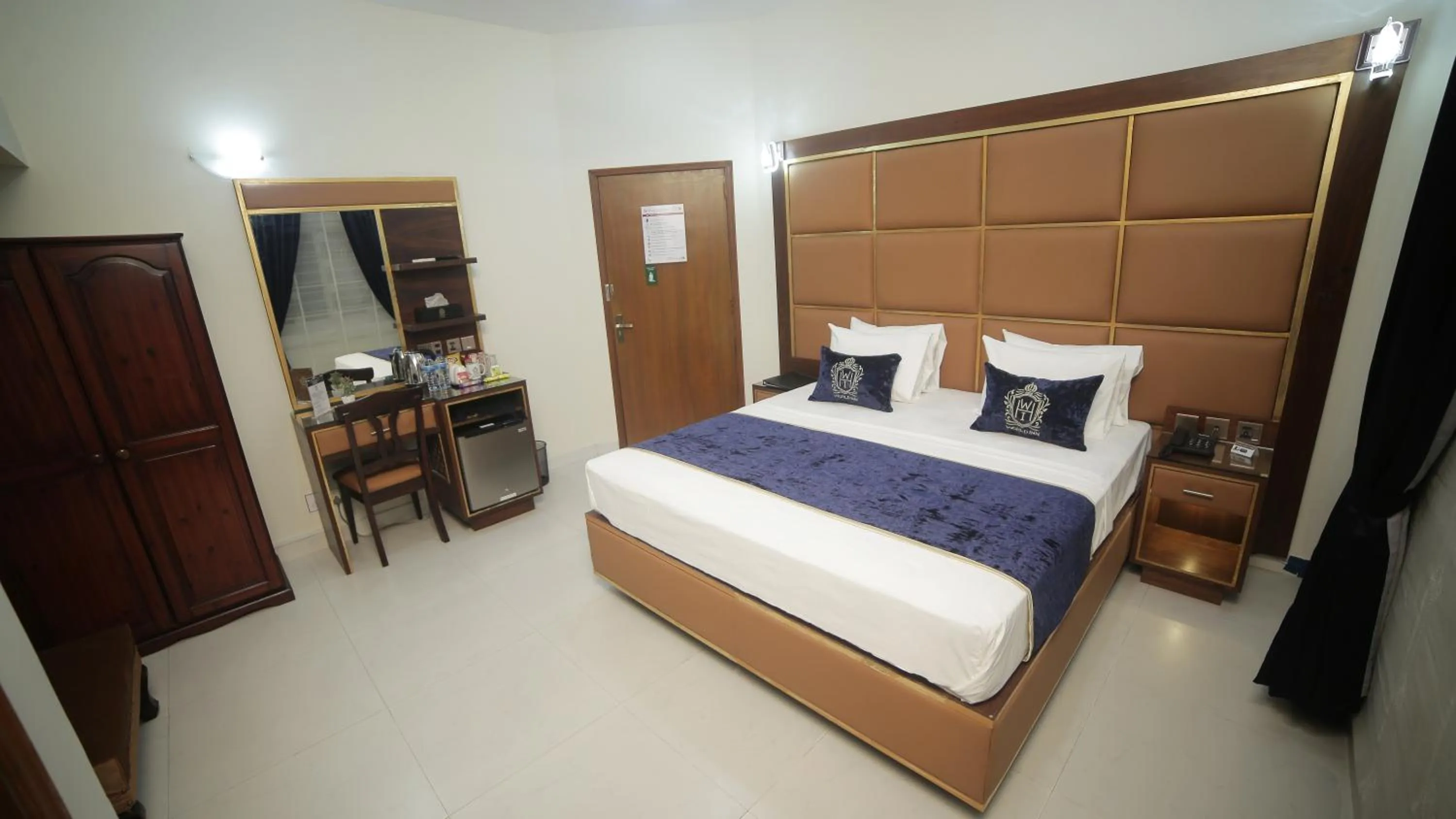 Bed in Four Squares by WI Hotel