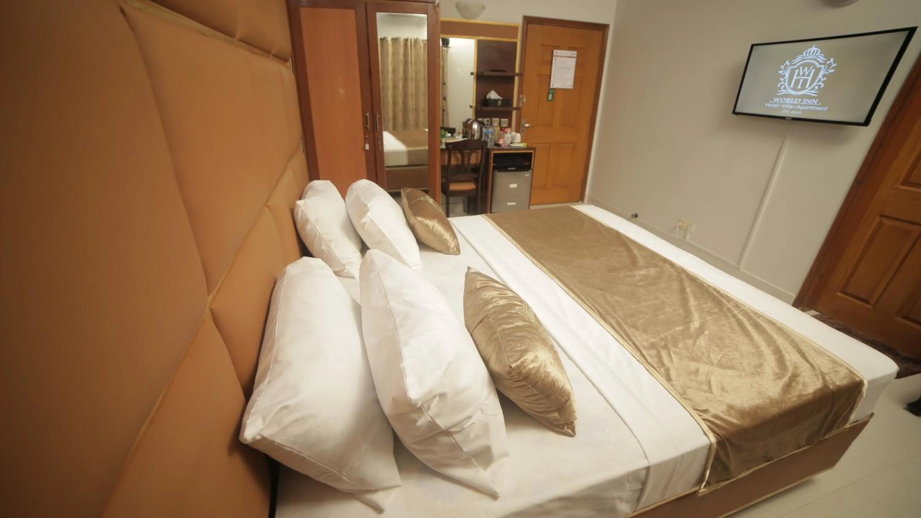 Bed in Four Squares by WI Hotel