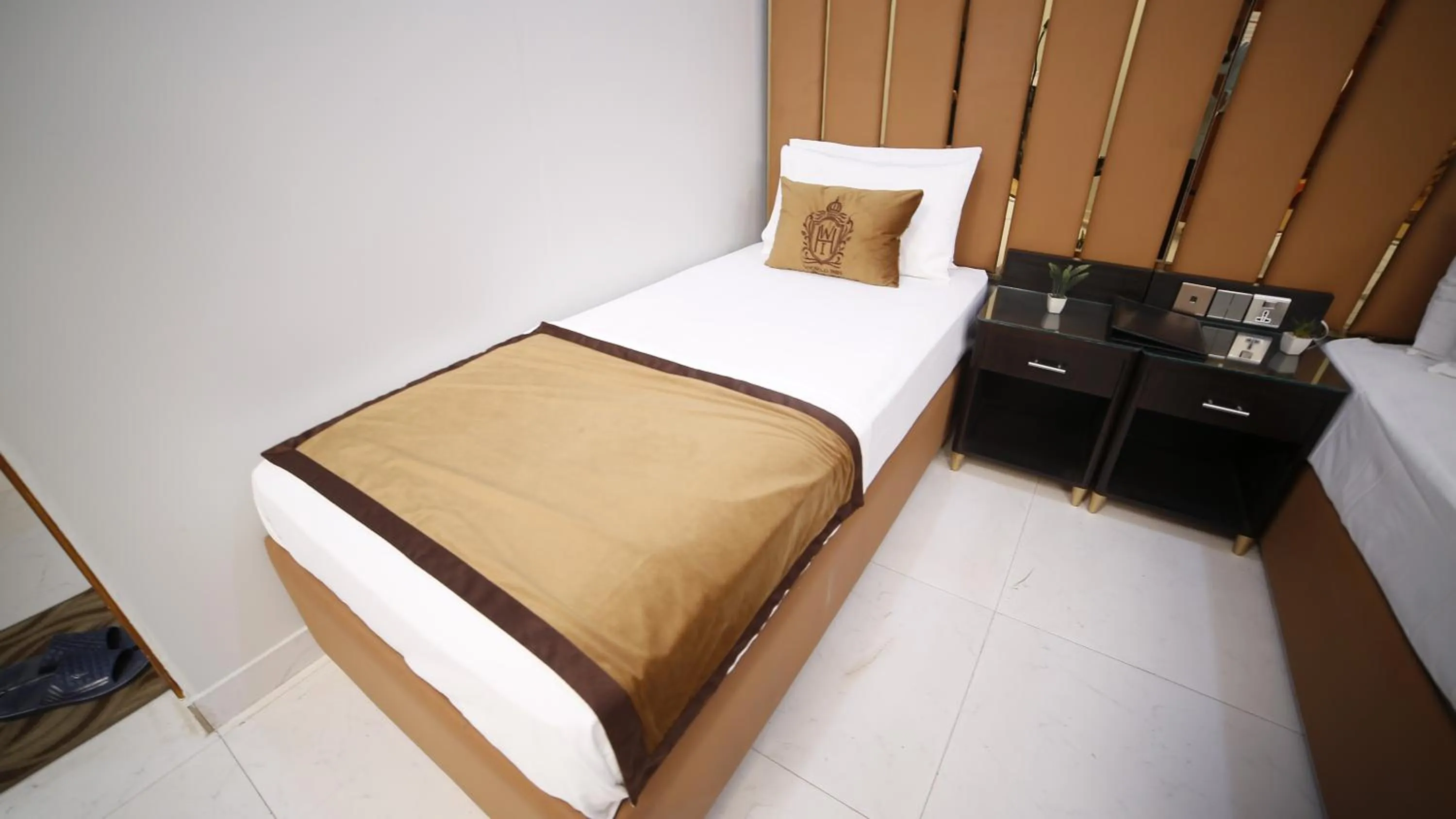 Bed in Four Squares by WI Hotel