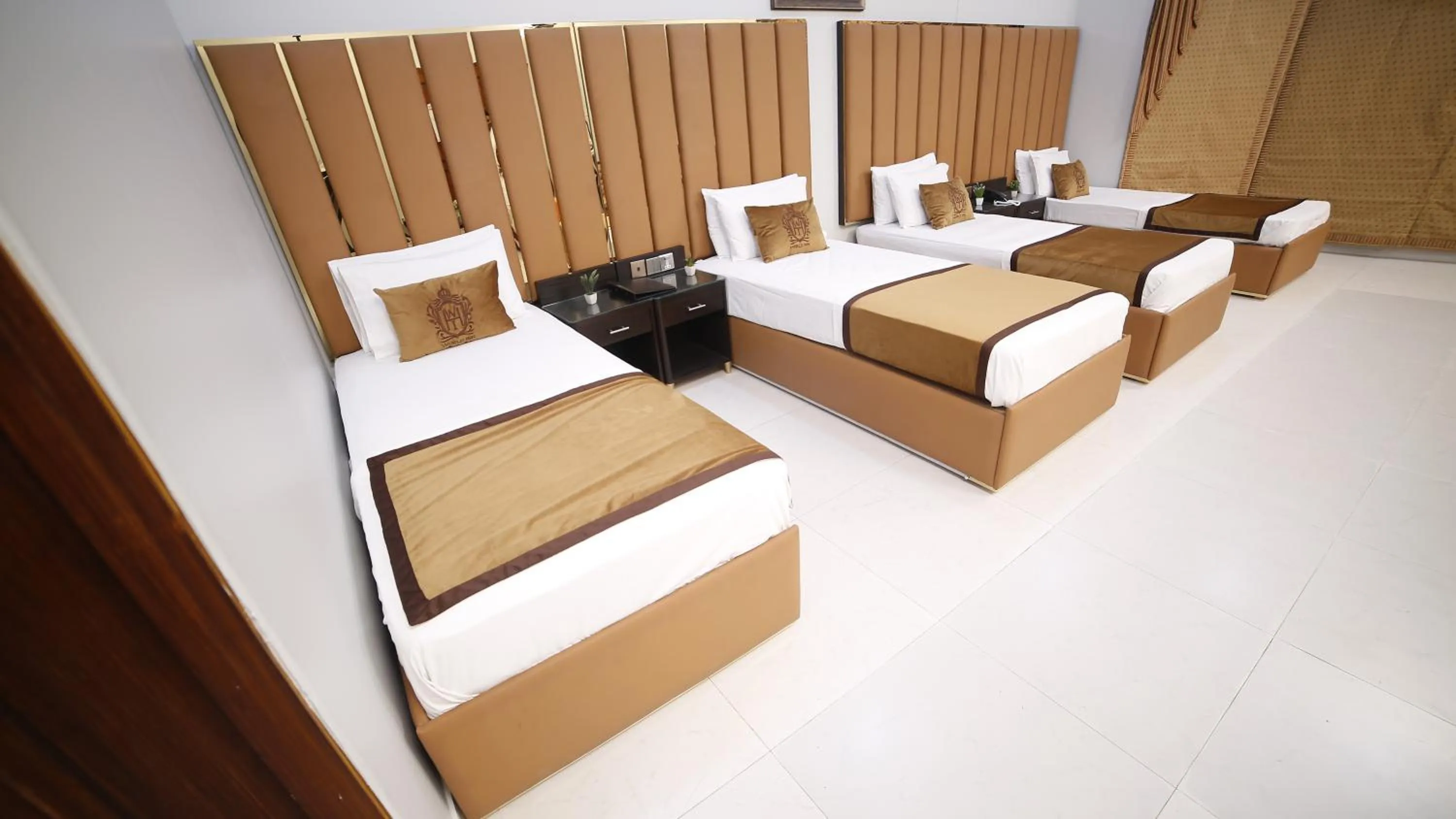 Bed in Four Squares by WI Hotel