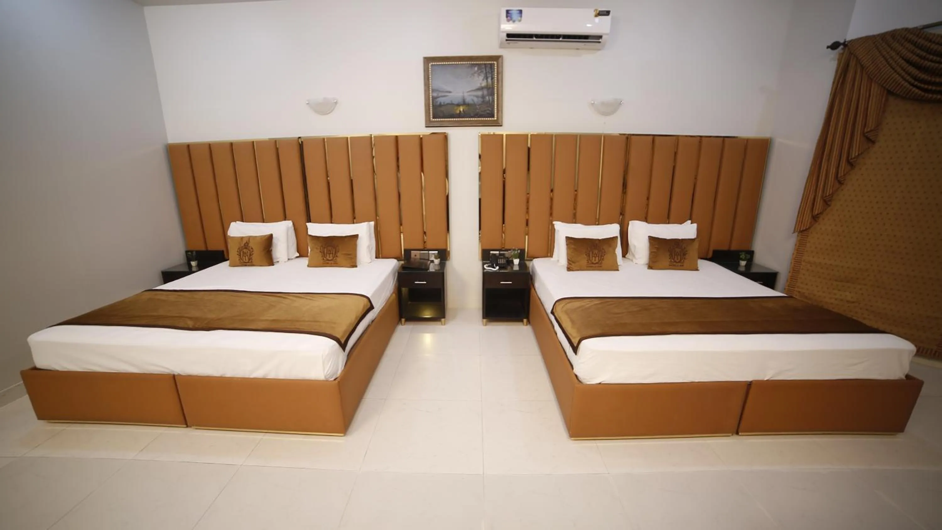 Bed in Four Squares by WI Hotel