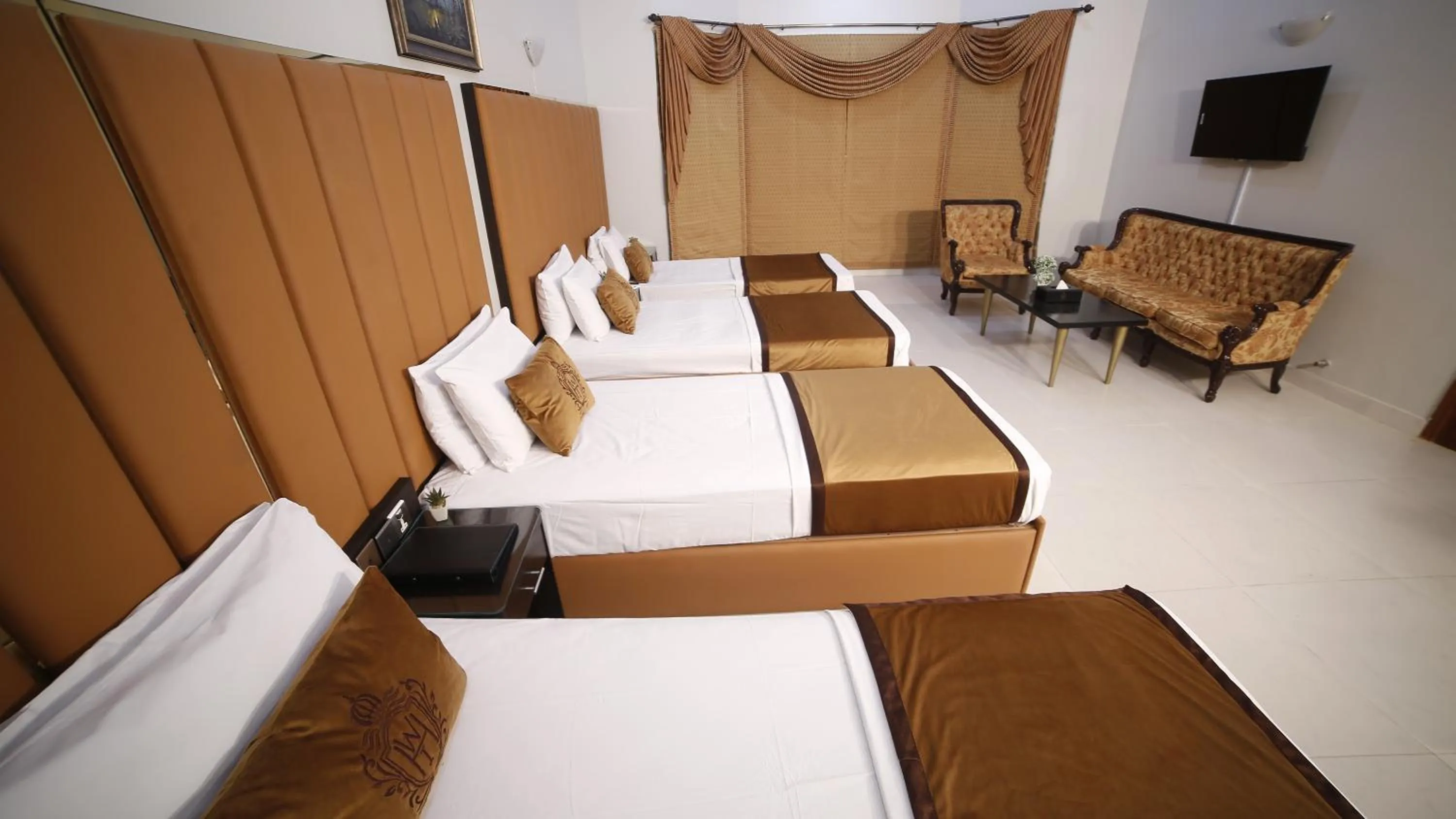 Bed in Four Squares by WI Hotel