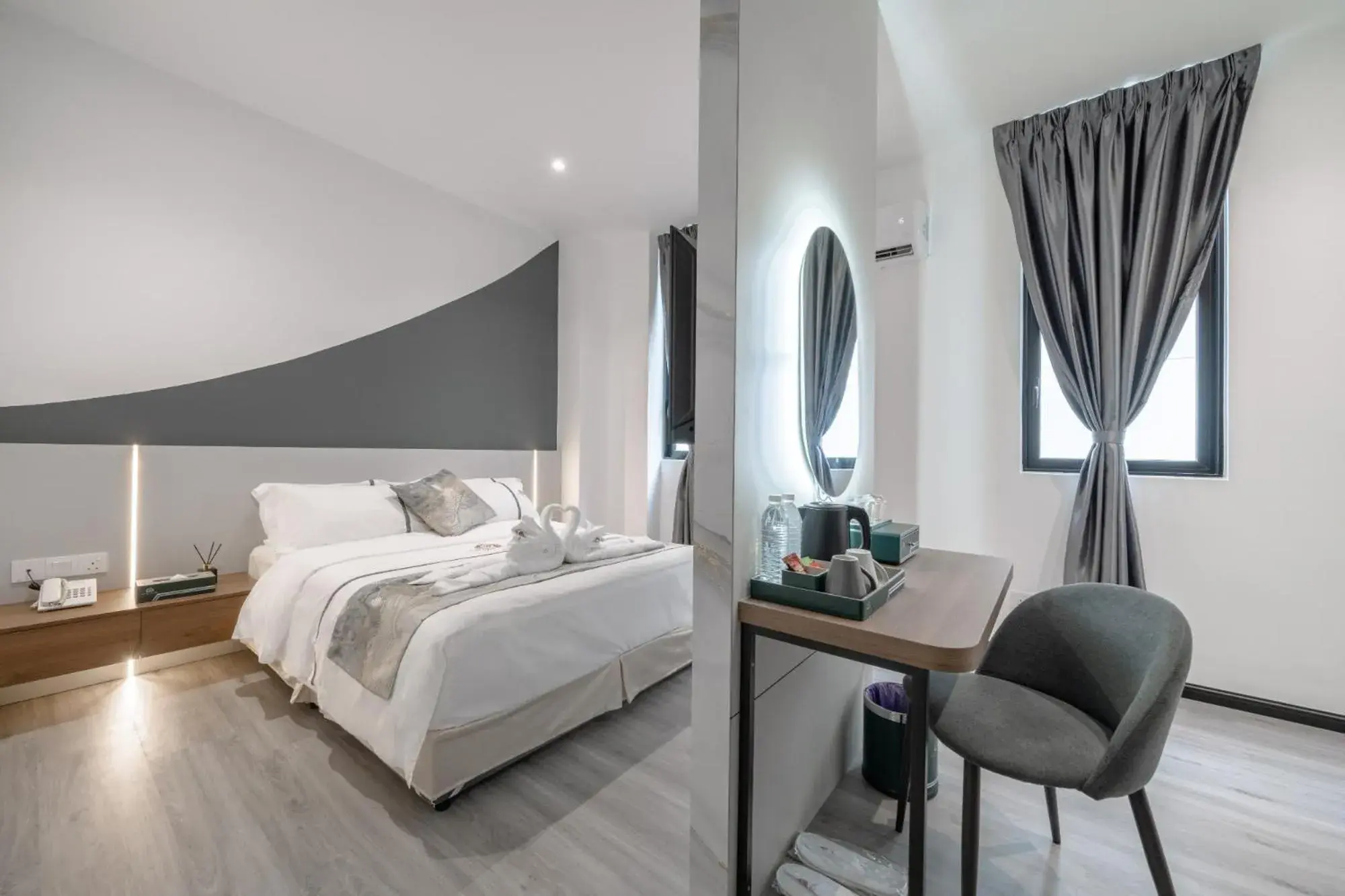 Deluxe Room in Saturn Hotel Deluxe Room in Saturn Hotel