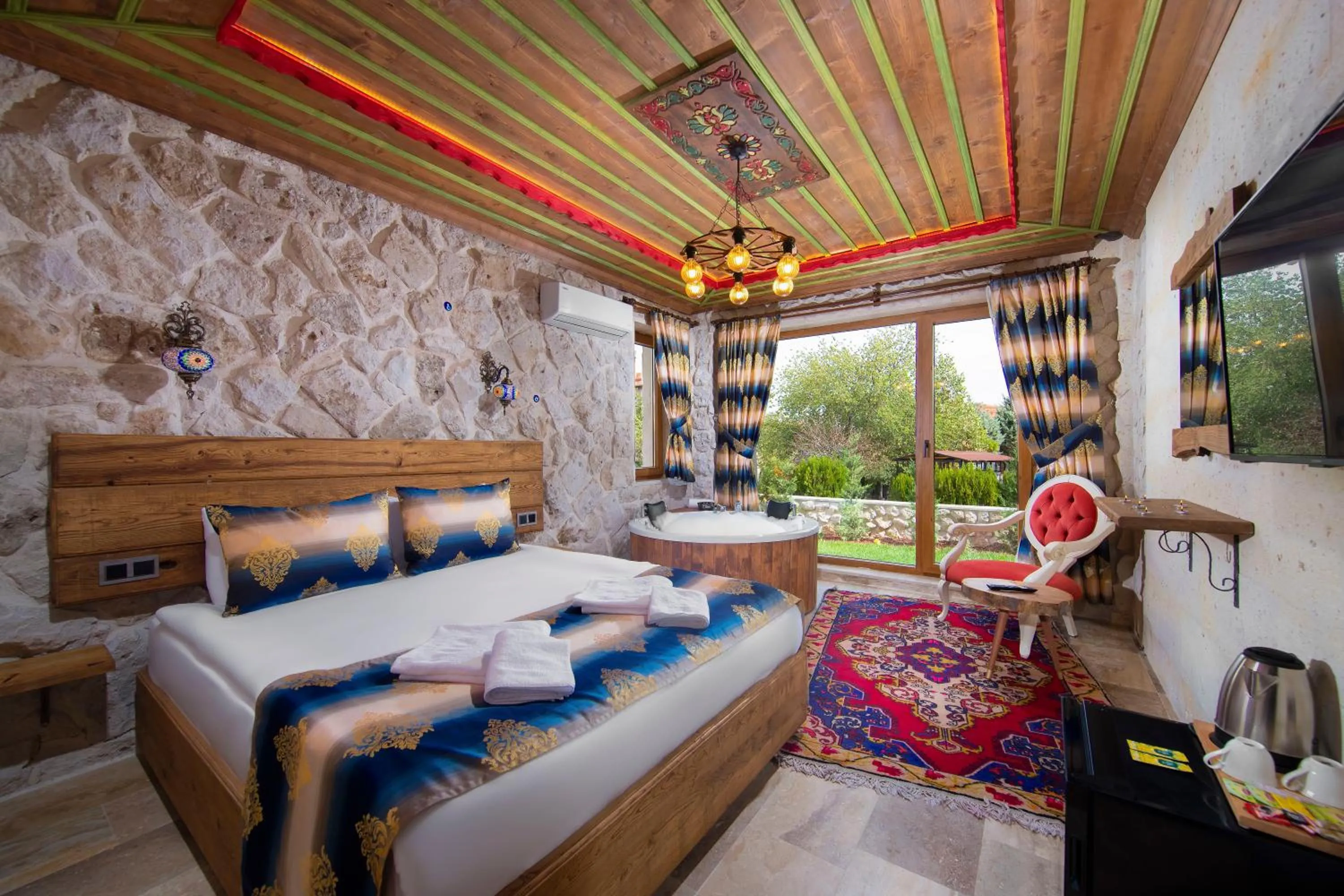 Bed in Cappadocia Fiesta Stone House