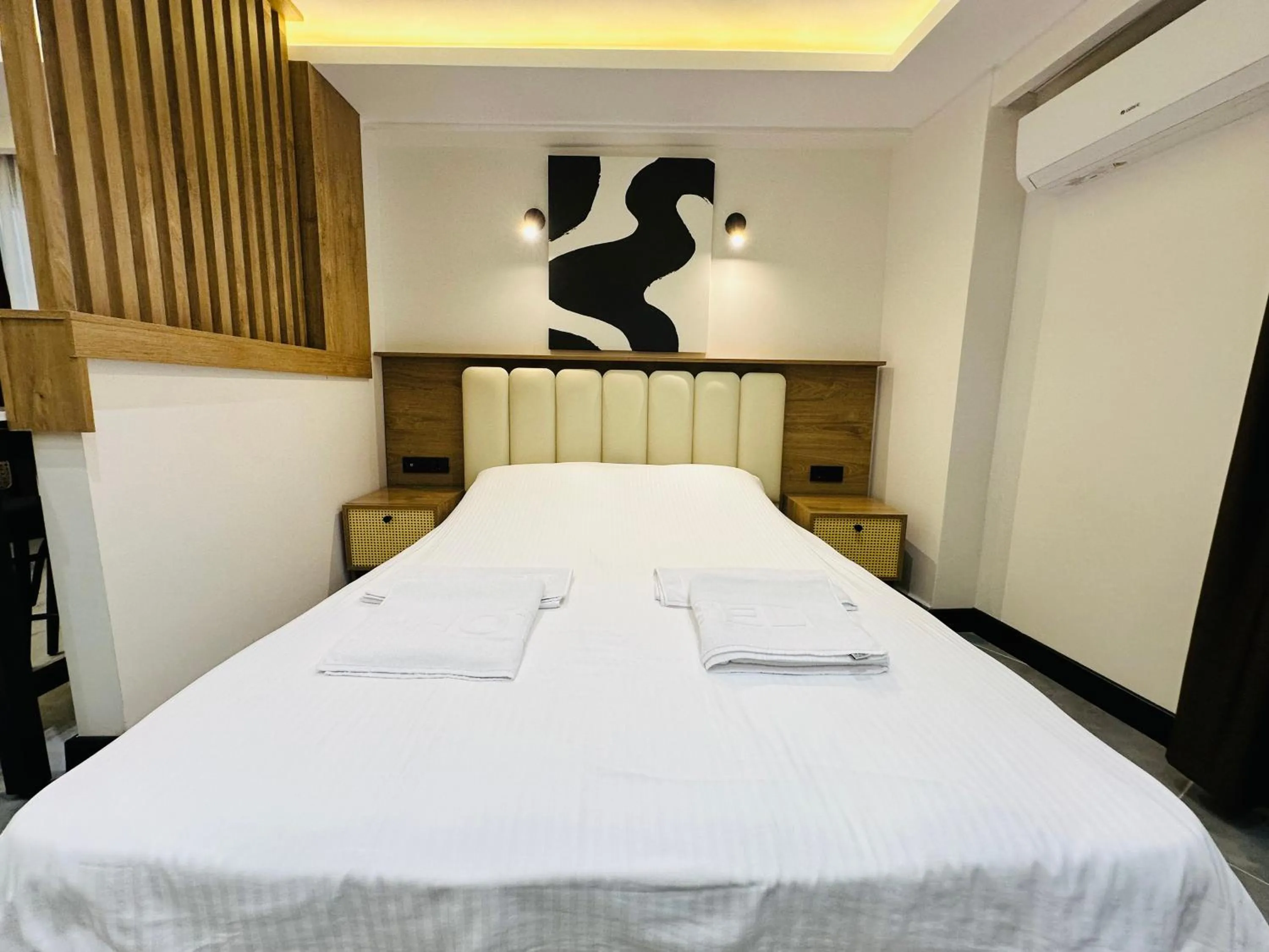 Bed in Rose Point Residence