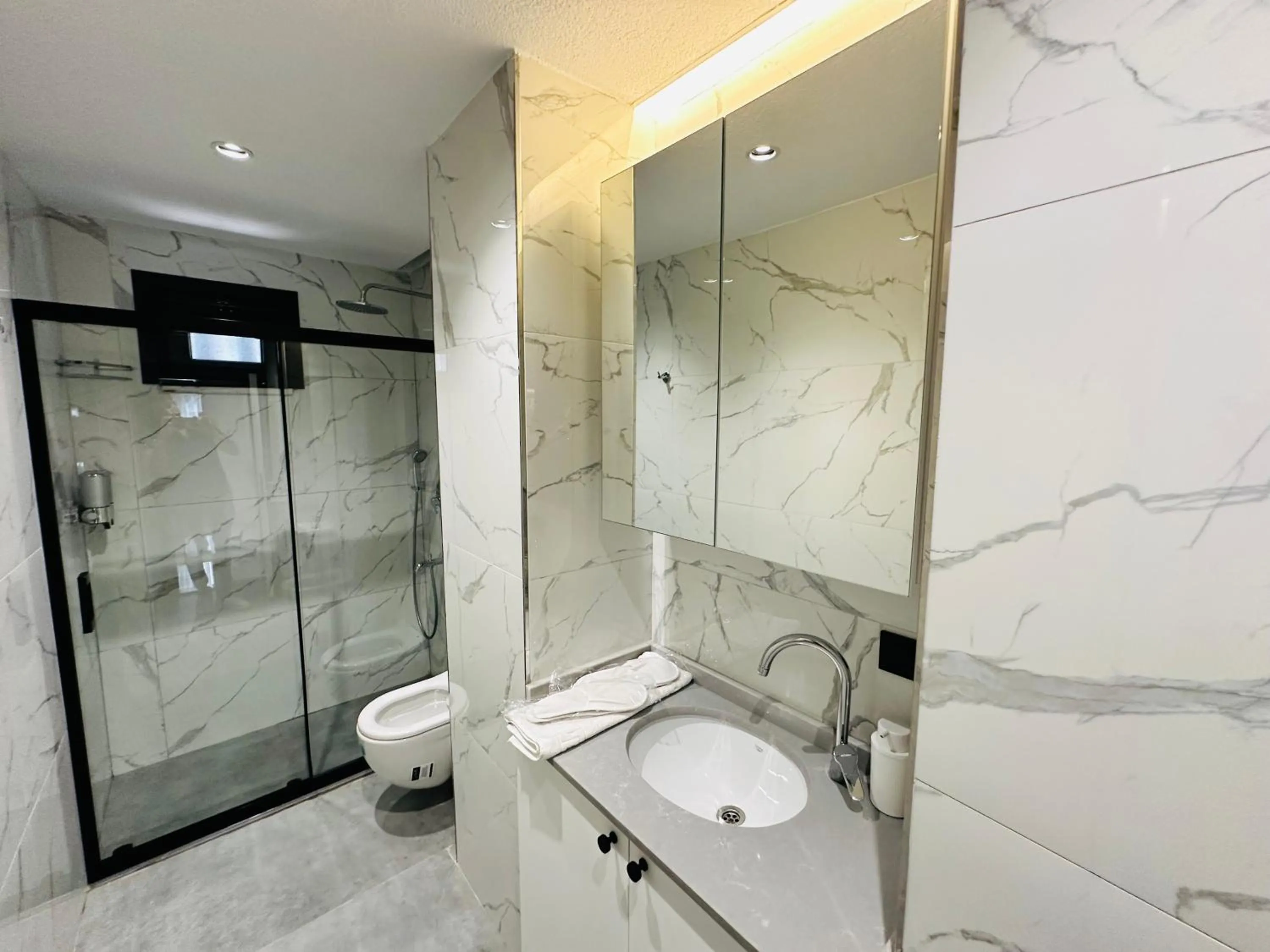 Shower in Rose Point Residence