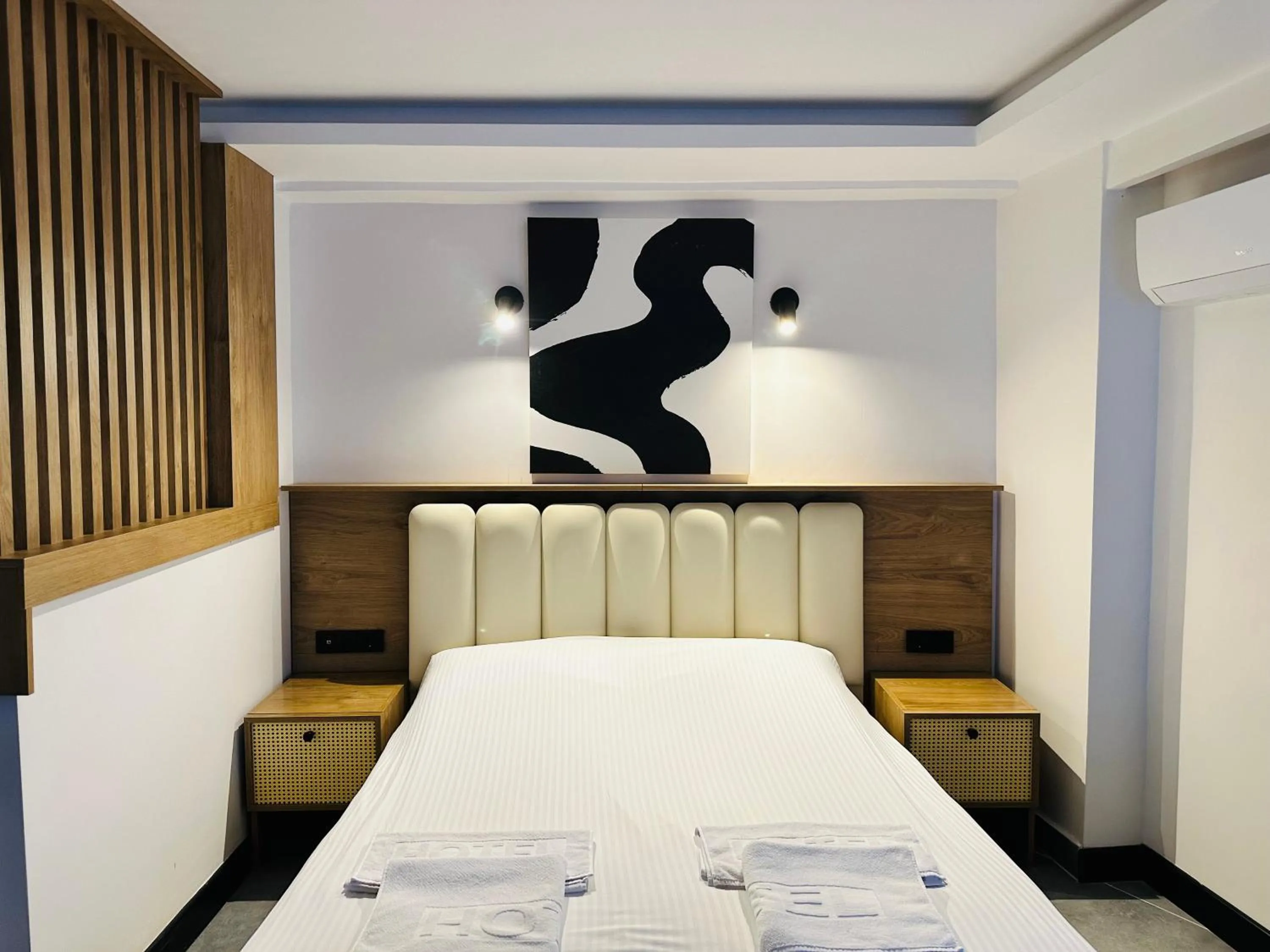 Bed in Rose Point Residence