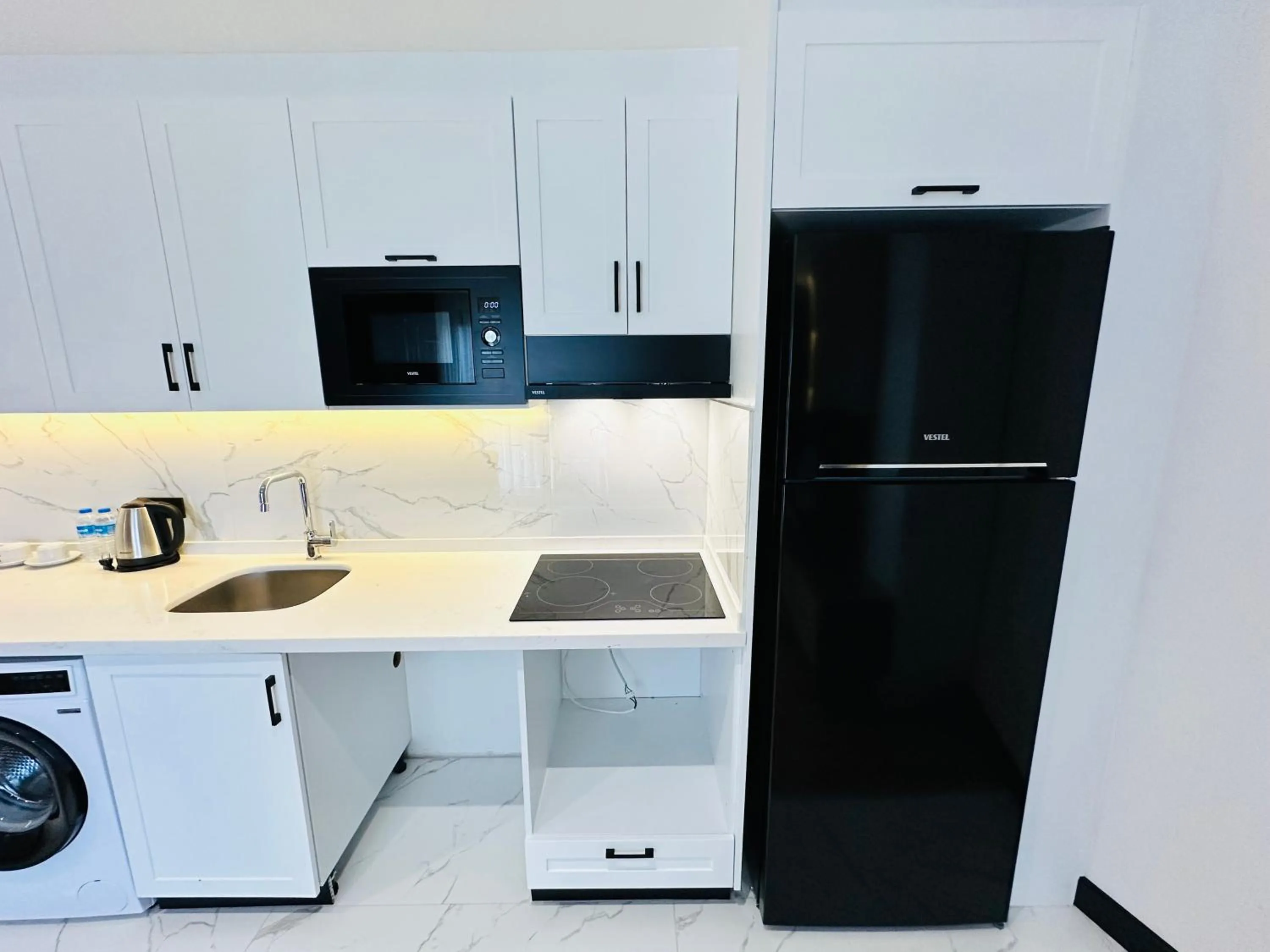 Coffee/tea facilities in Rose Point Residence