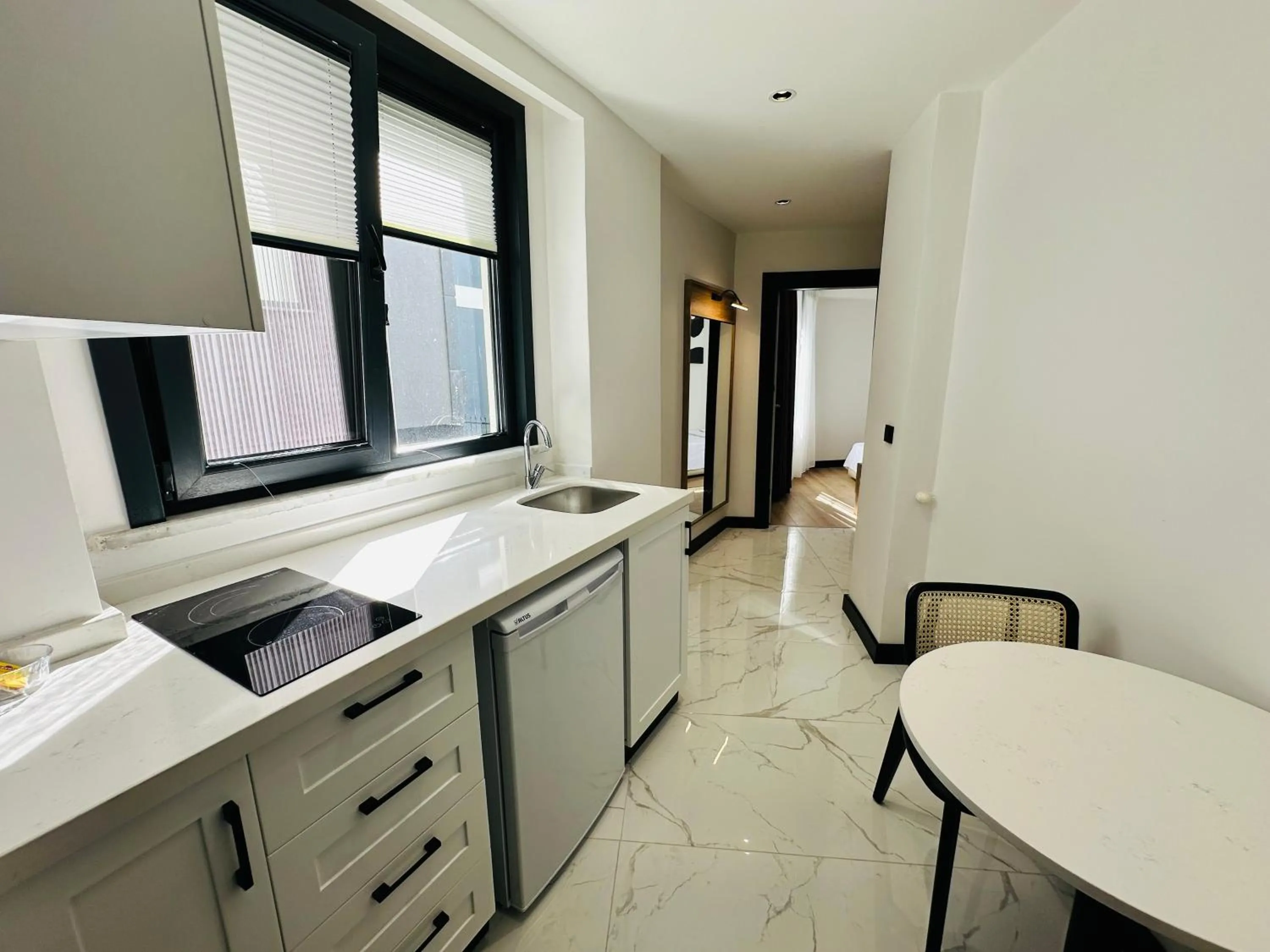 Kitchen or kitchenette in Rose Point Residence
