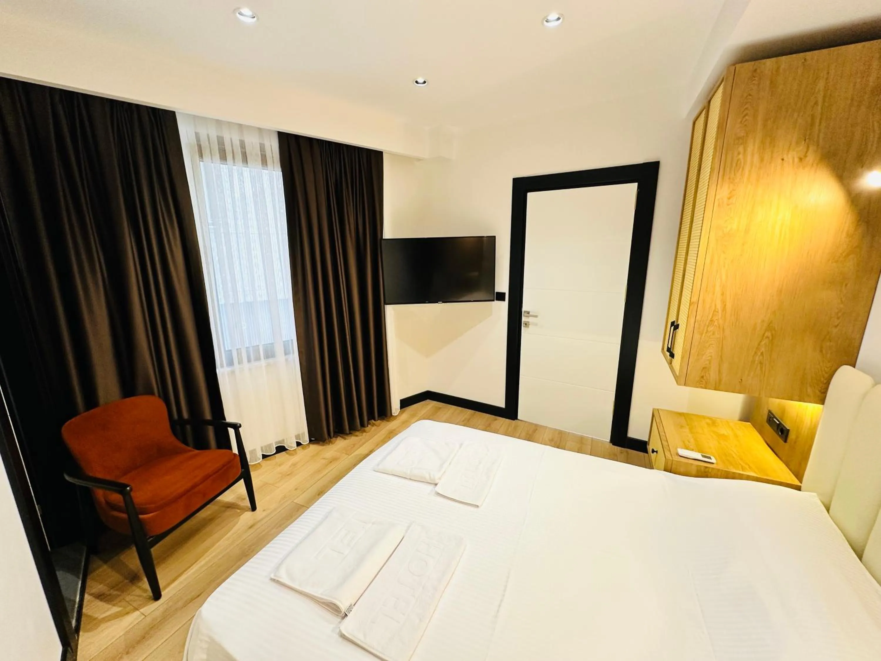 Bed in Rose Point Residence