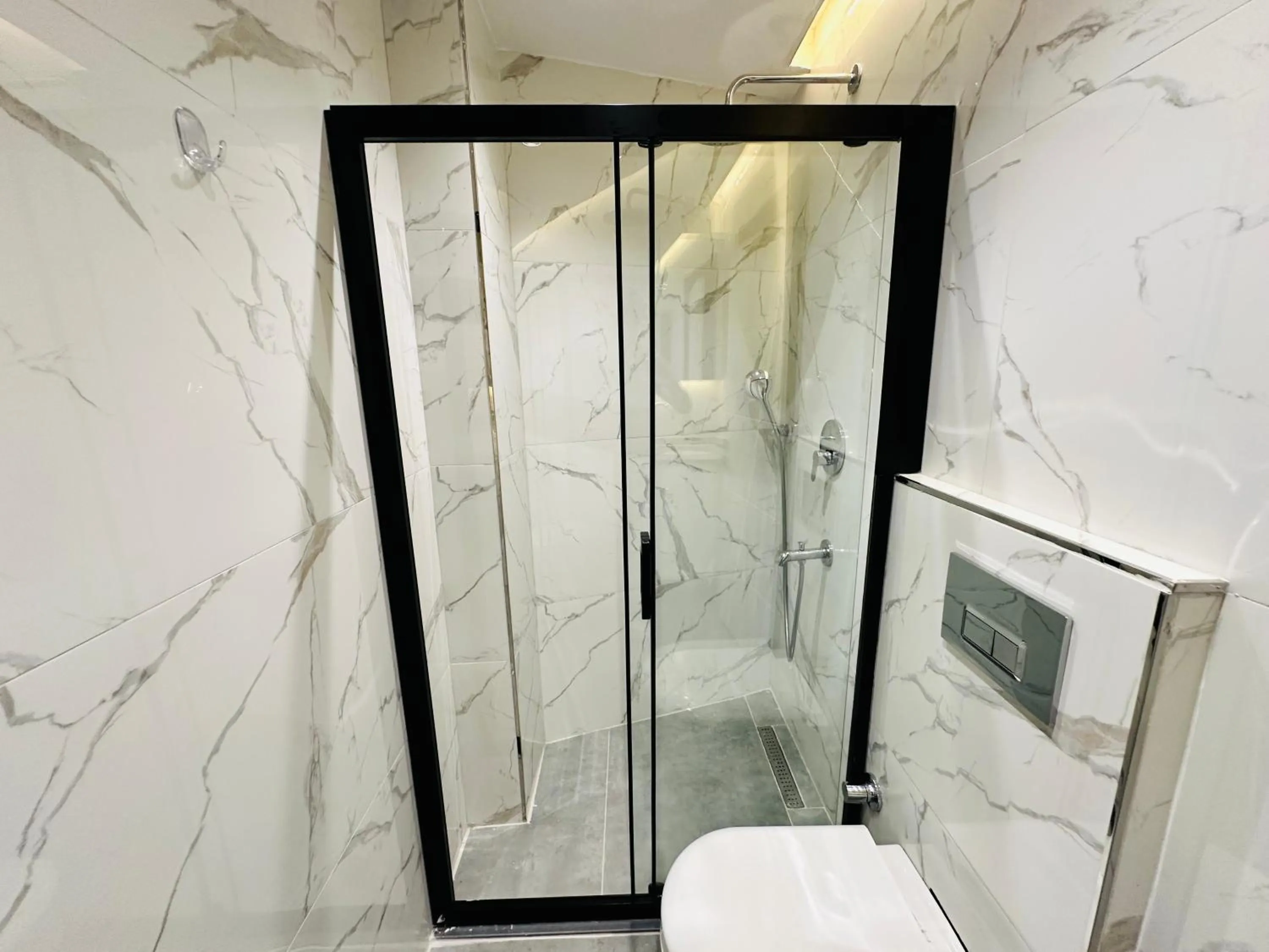 Shower in Rose Point Residence