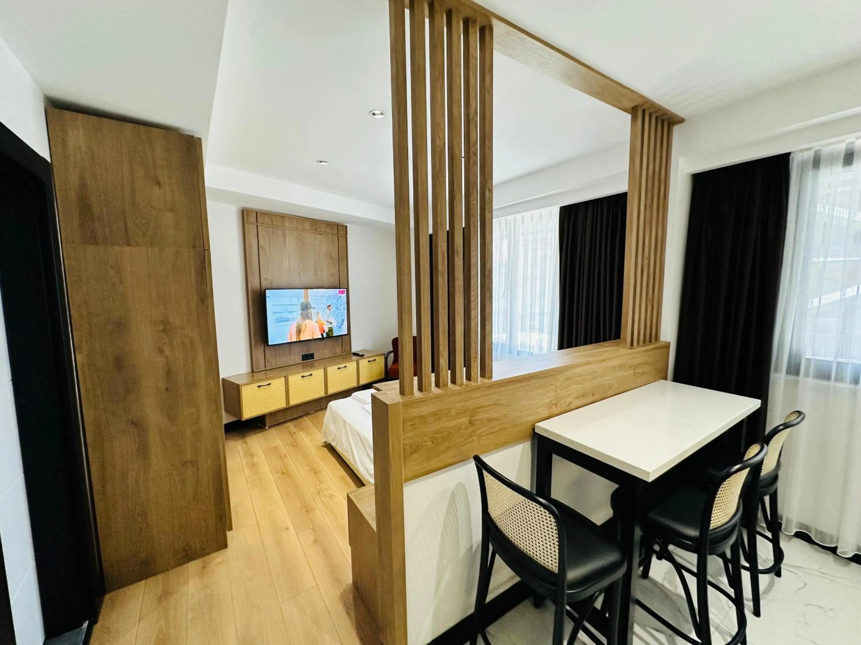 TV and multimedia in Rose Point Residence