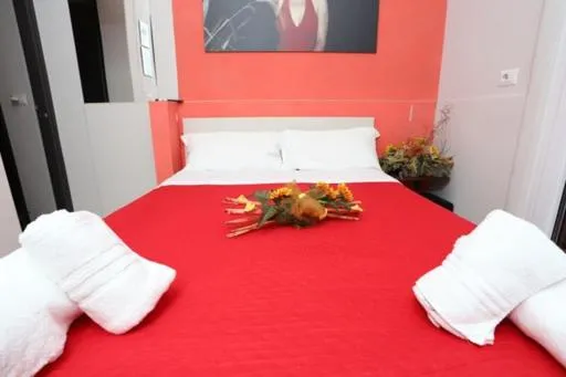 Bedroom, Bed in B&B Central Palace King Of Rome