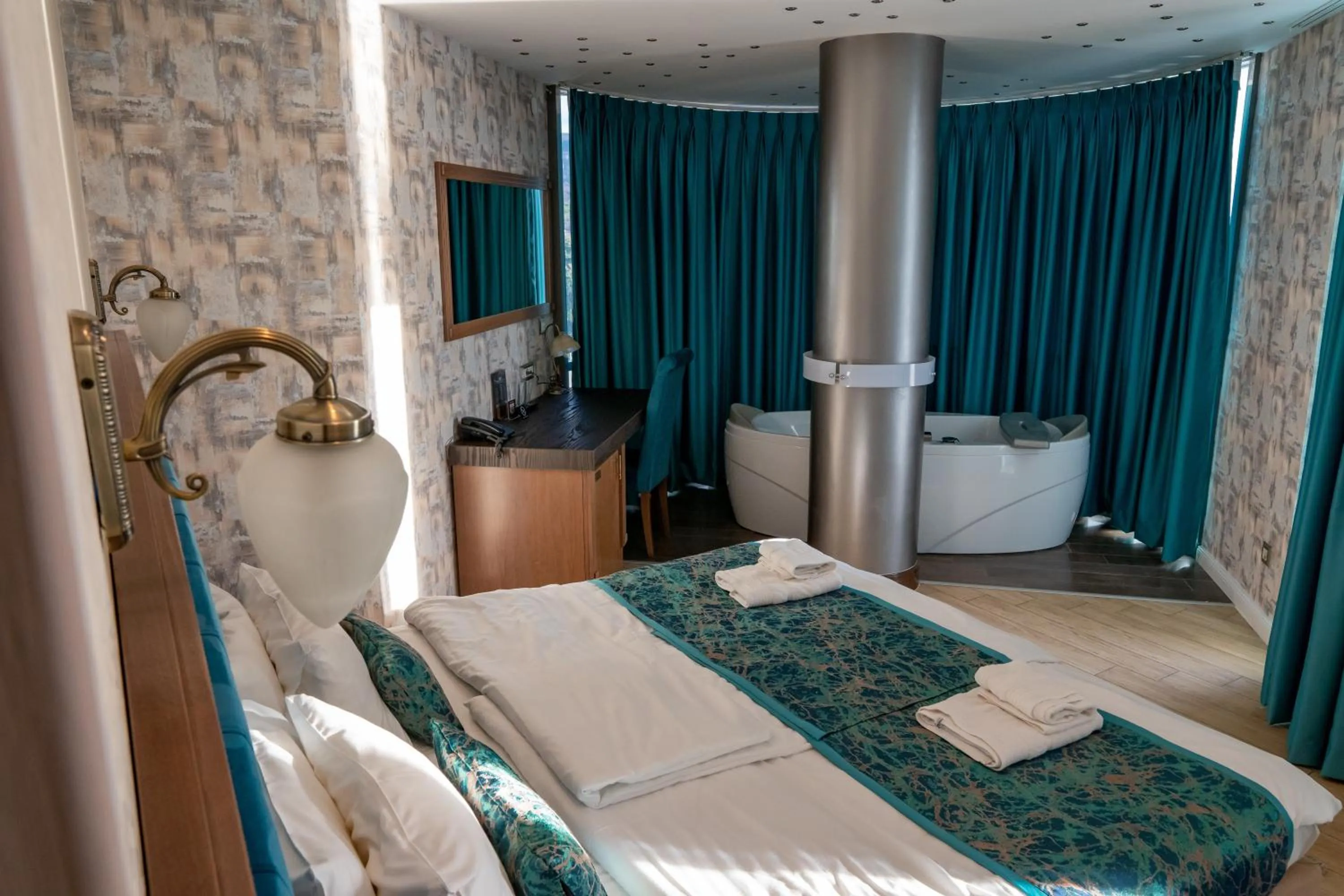 Bed in City Palace Hotel