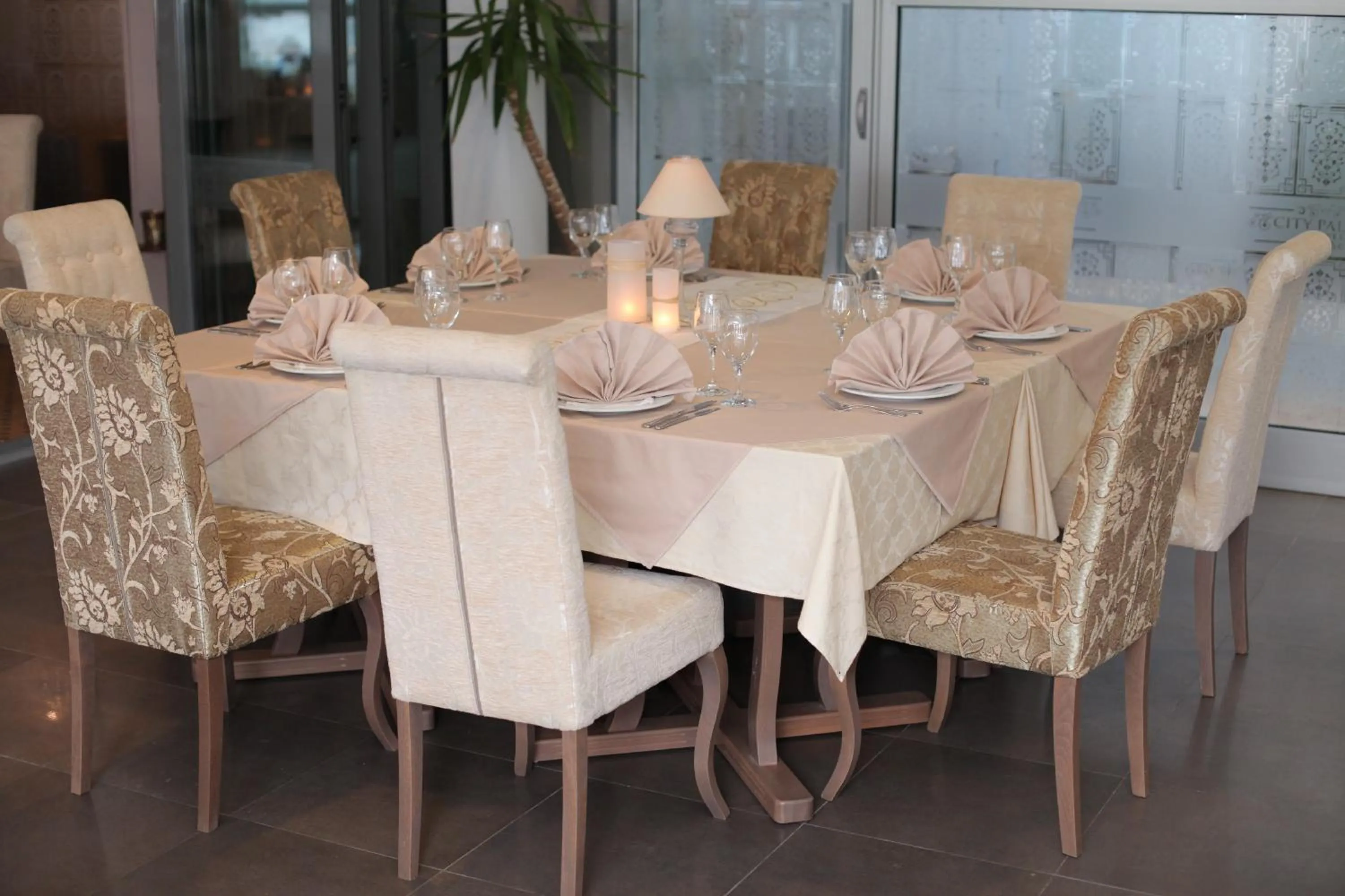 Food and drinks in City Palace Hotel