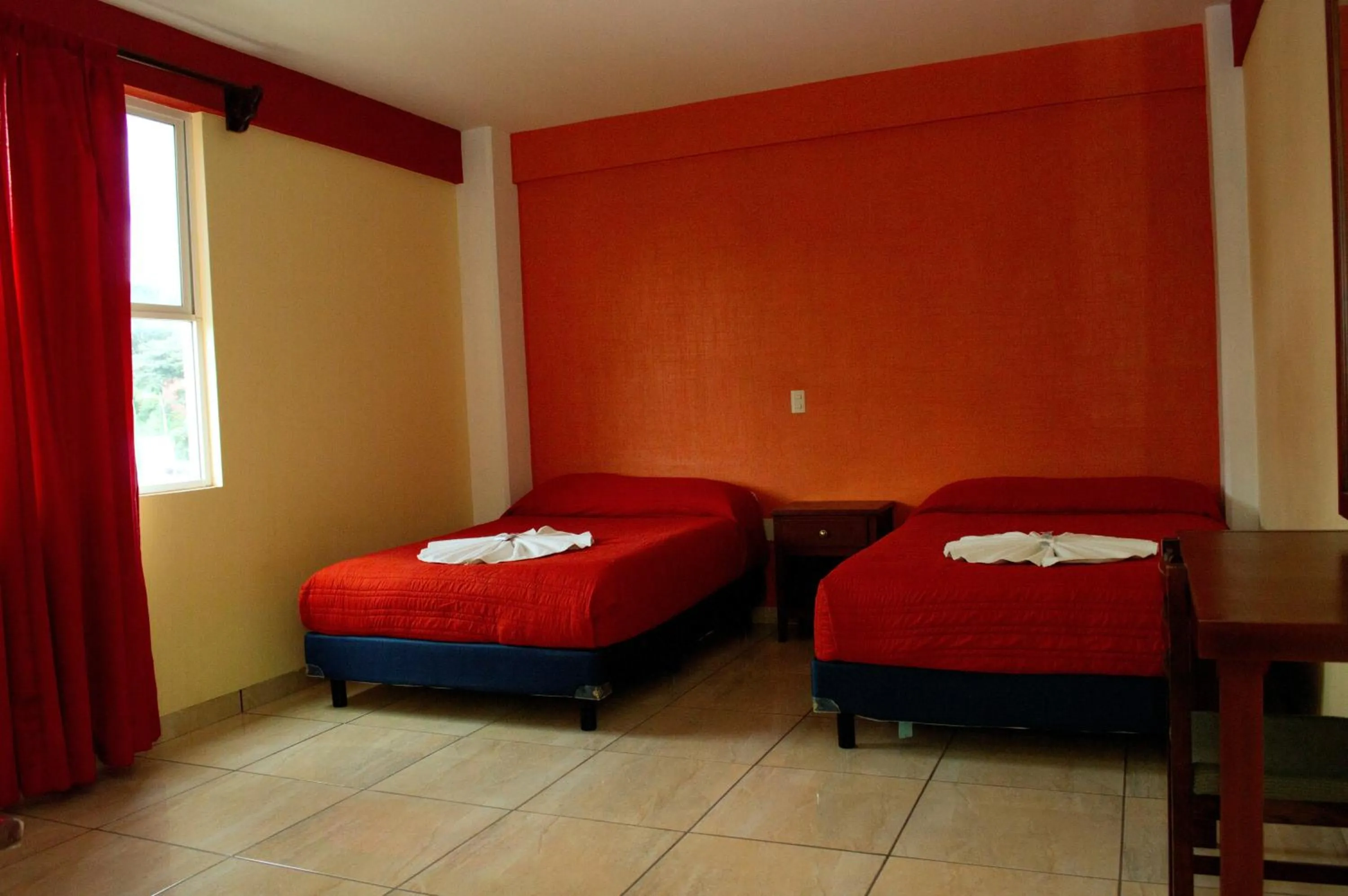 Twin Room in Hotel Casa Rus