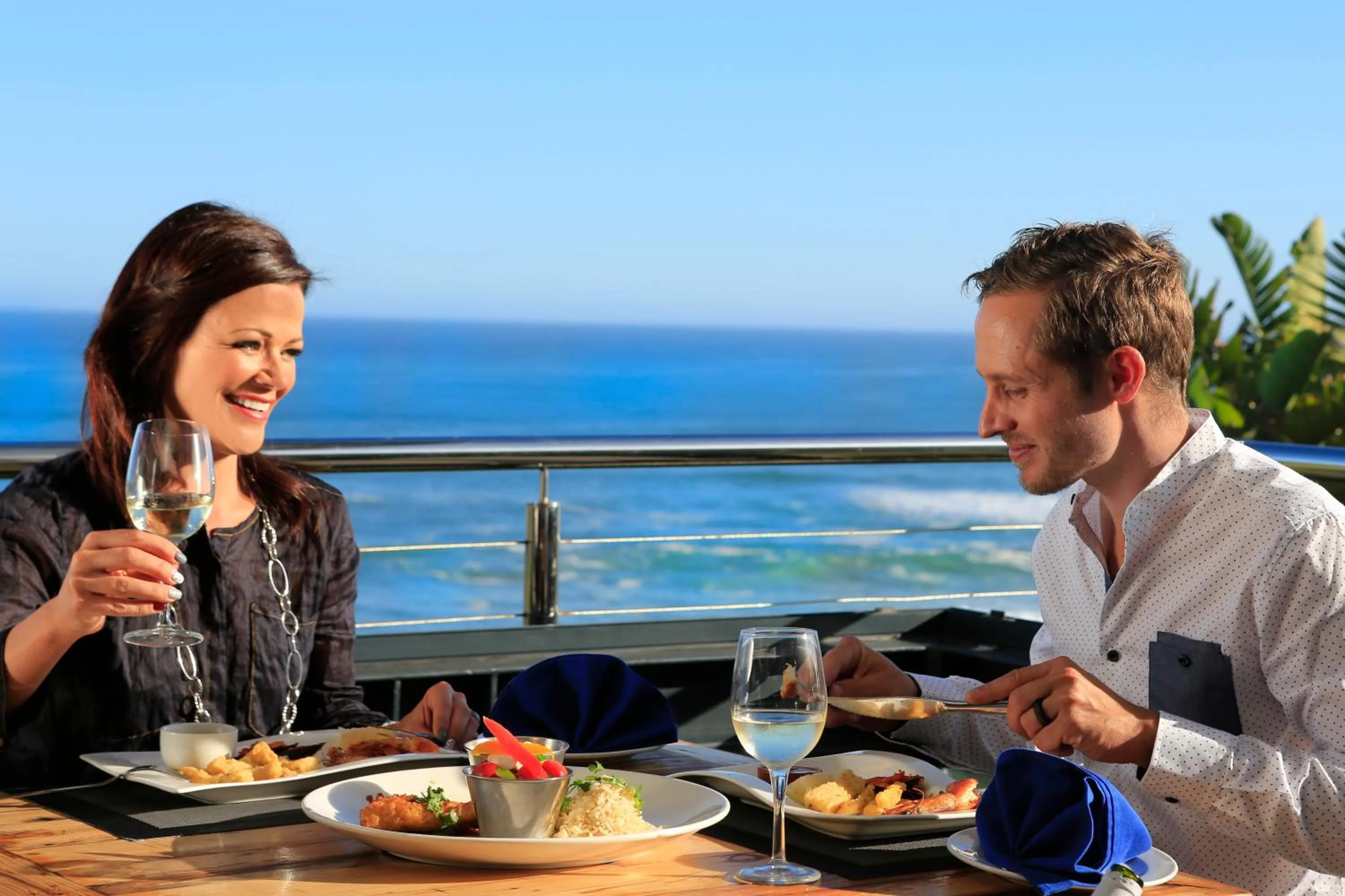 Restaurant/places to eat in Brenton Haven Beachfront Resort