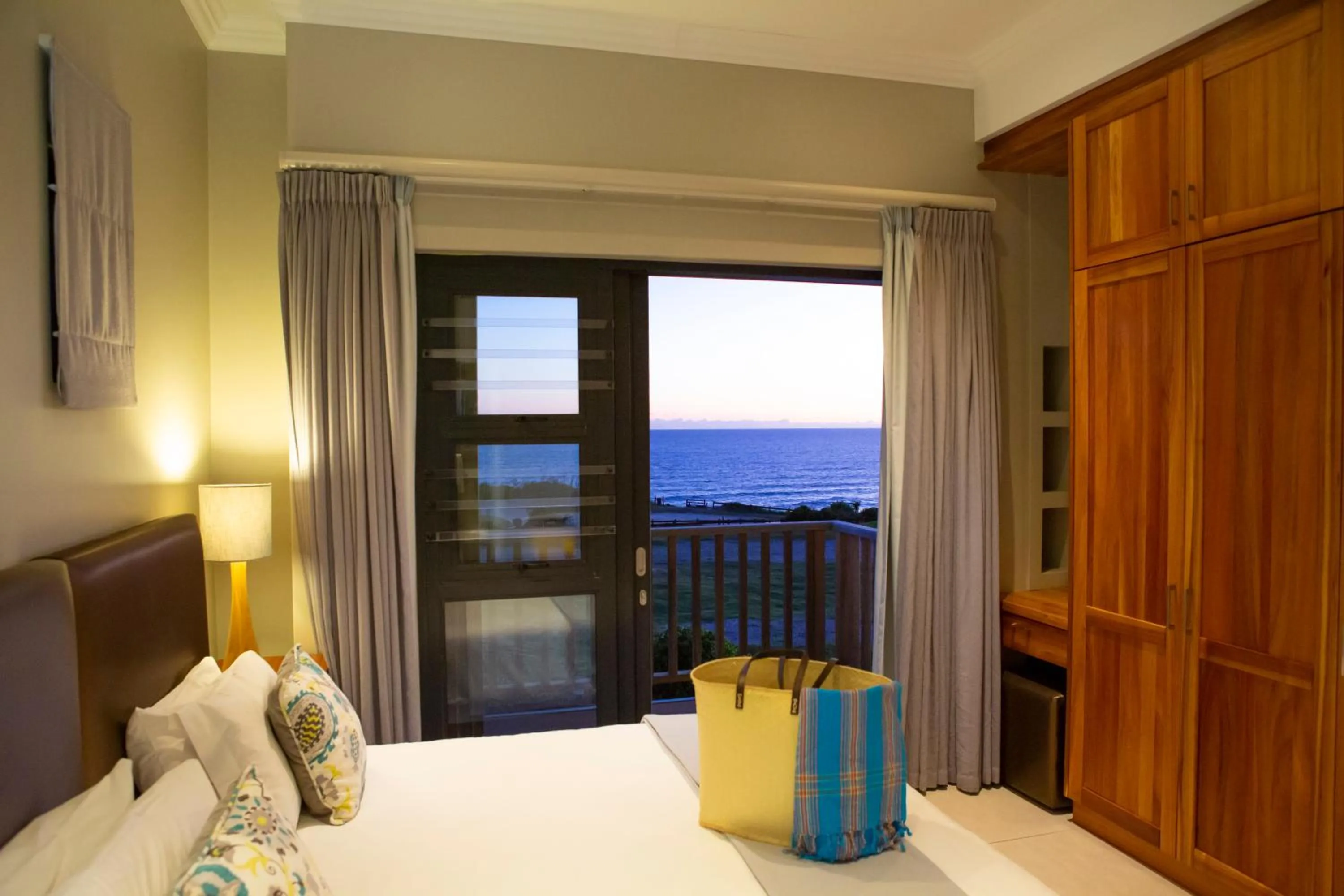 Bed in Brenton Haven Beachfront Resort