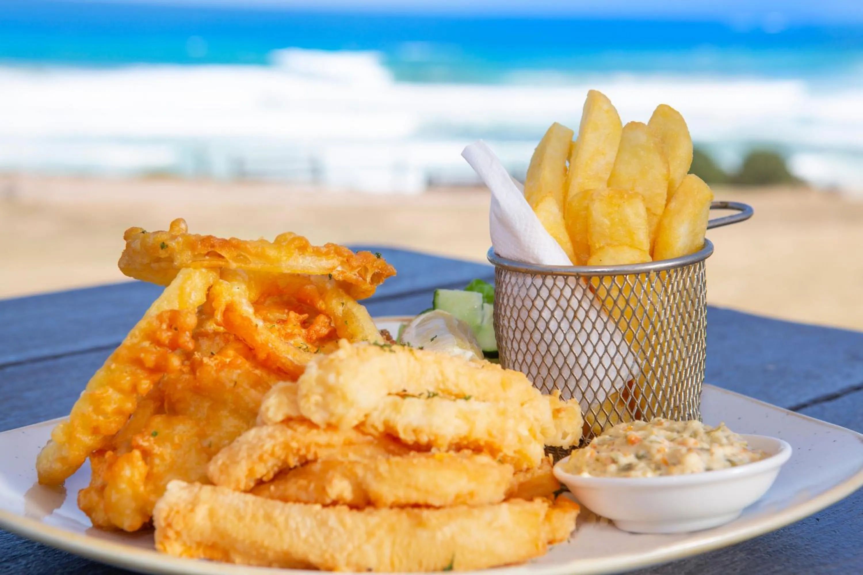 Restaurant/places to eat in Brenton Haven Beachfront Resort