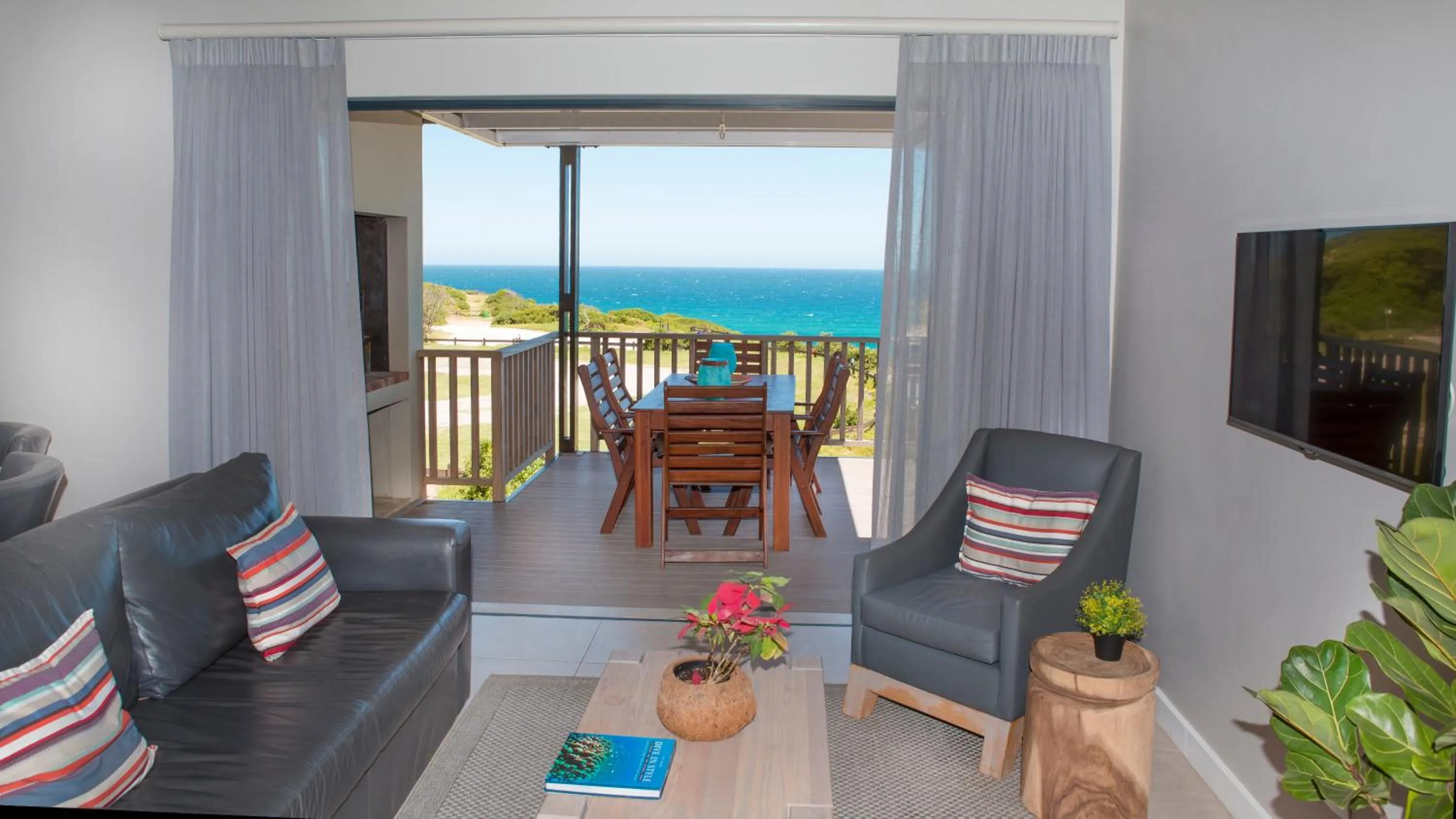 Balcony/Terrace in Brenton Haven Beachfront Resort
