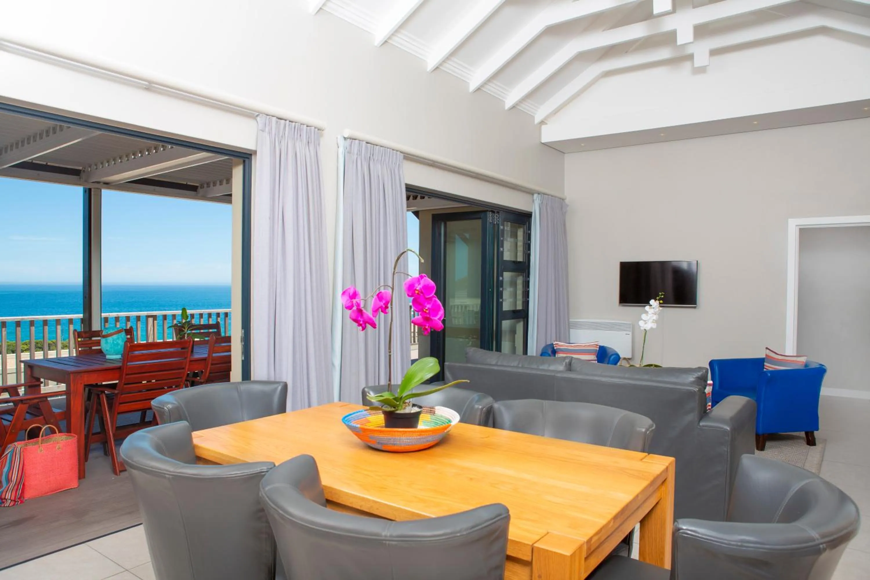 Living room in Brenton Haven Beachfront Resort