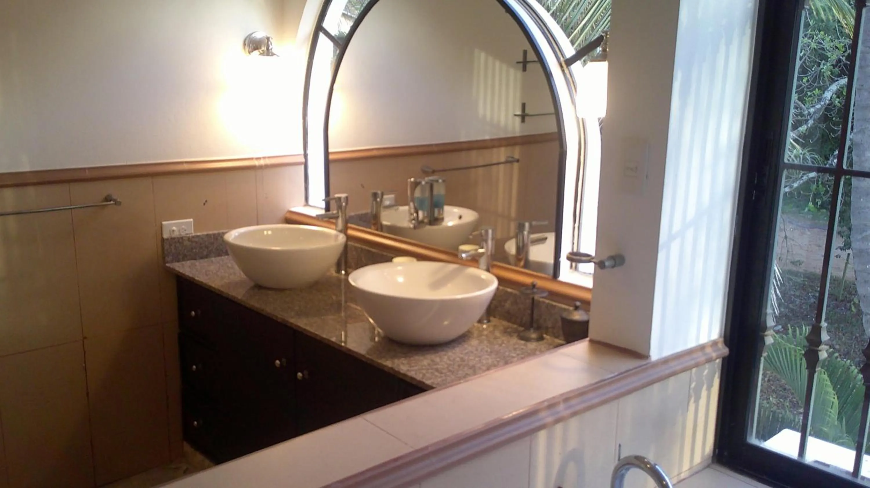 E&J Boutique Residences