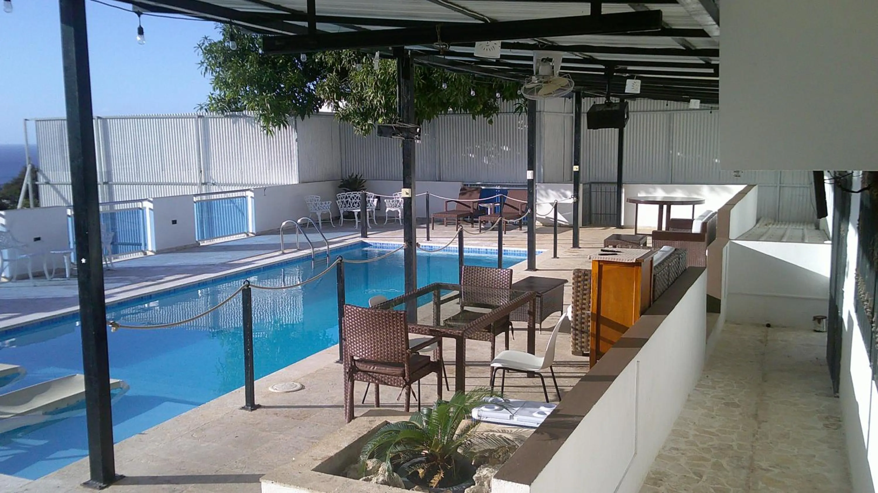 E&J Boutique Residences