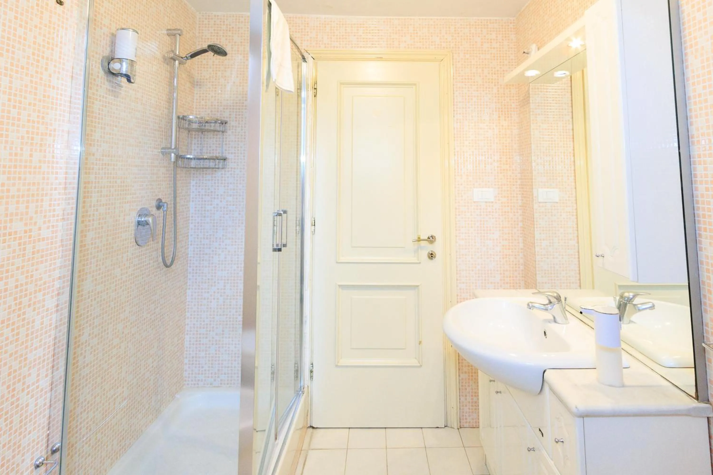 Bathroom in Vespasiano 49