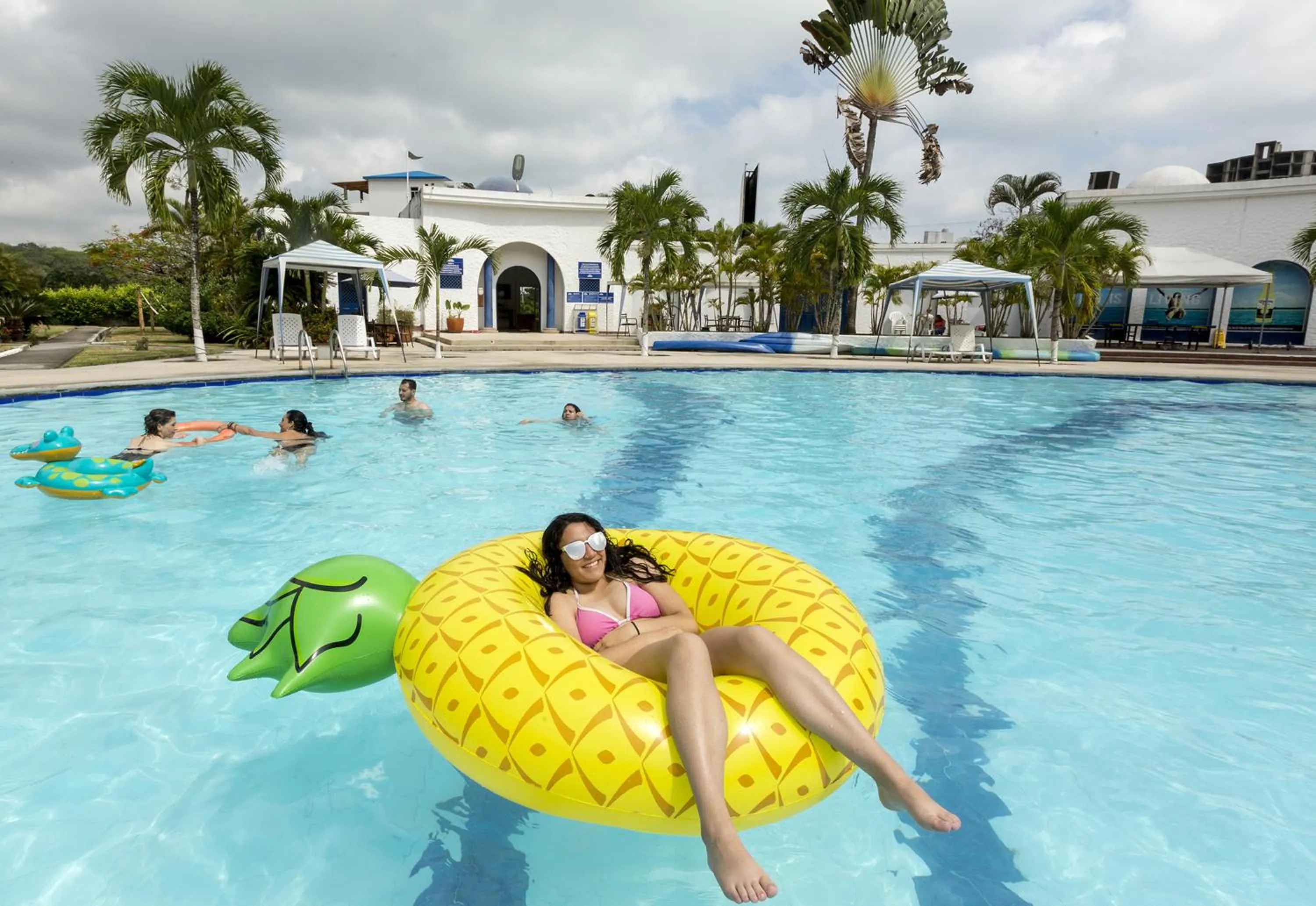 Swimming pool in Hotel Green 9 & Beach Resort Casablanca