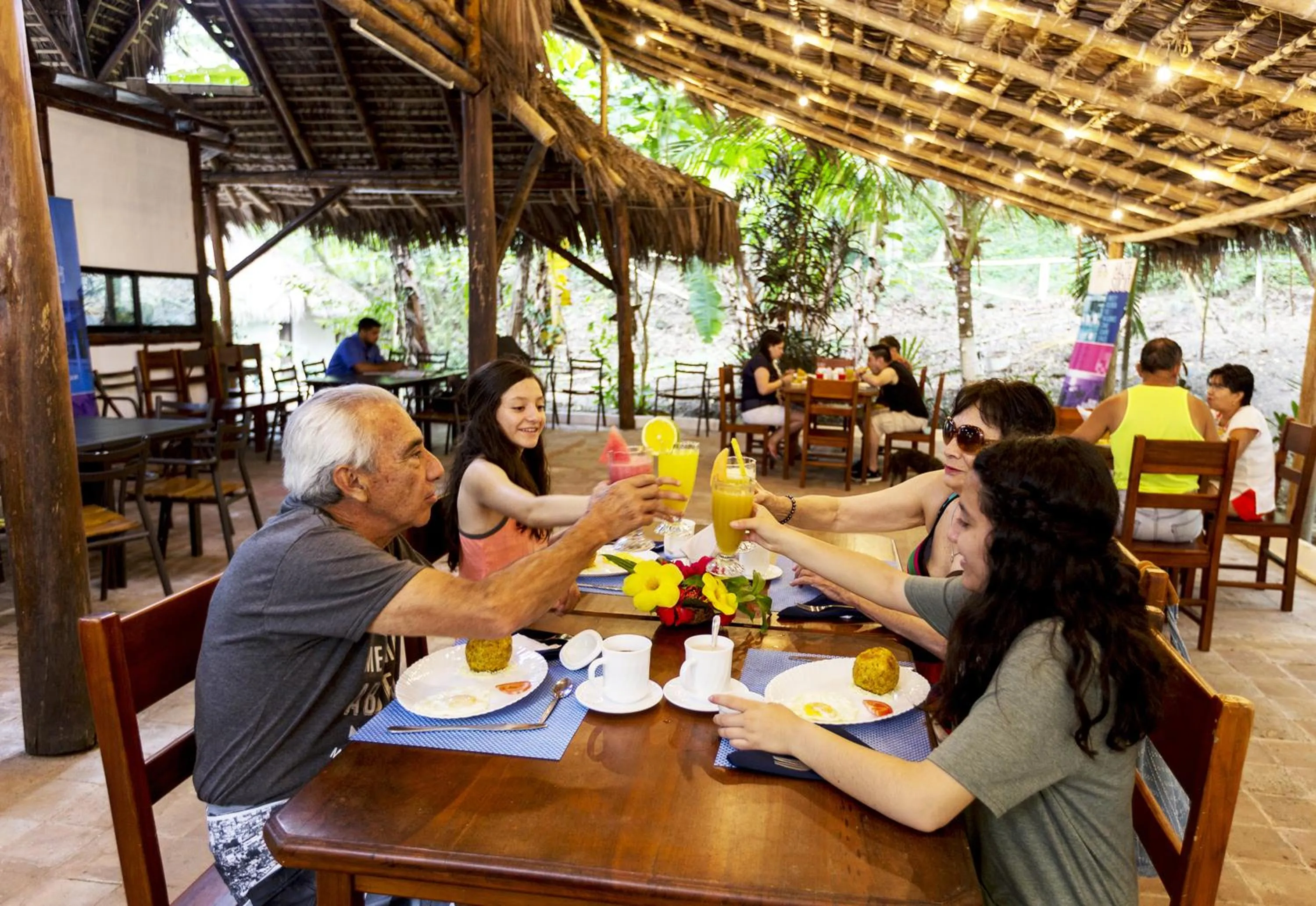 Restaurant/places to eat in Hotel Green 9 & Beach Resort Casablanca