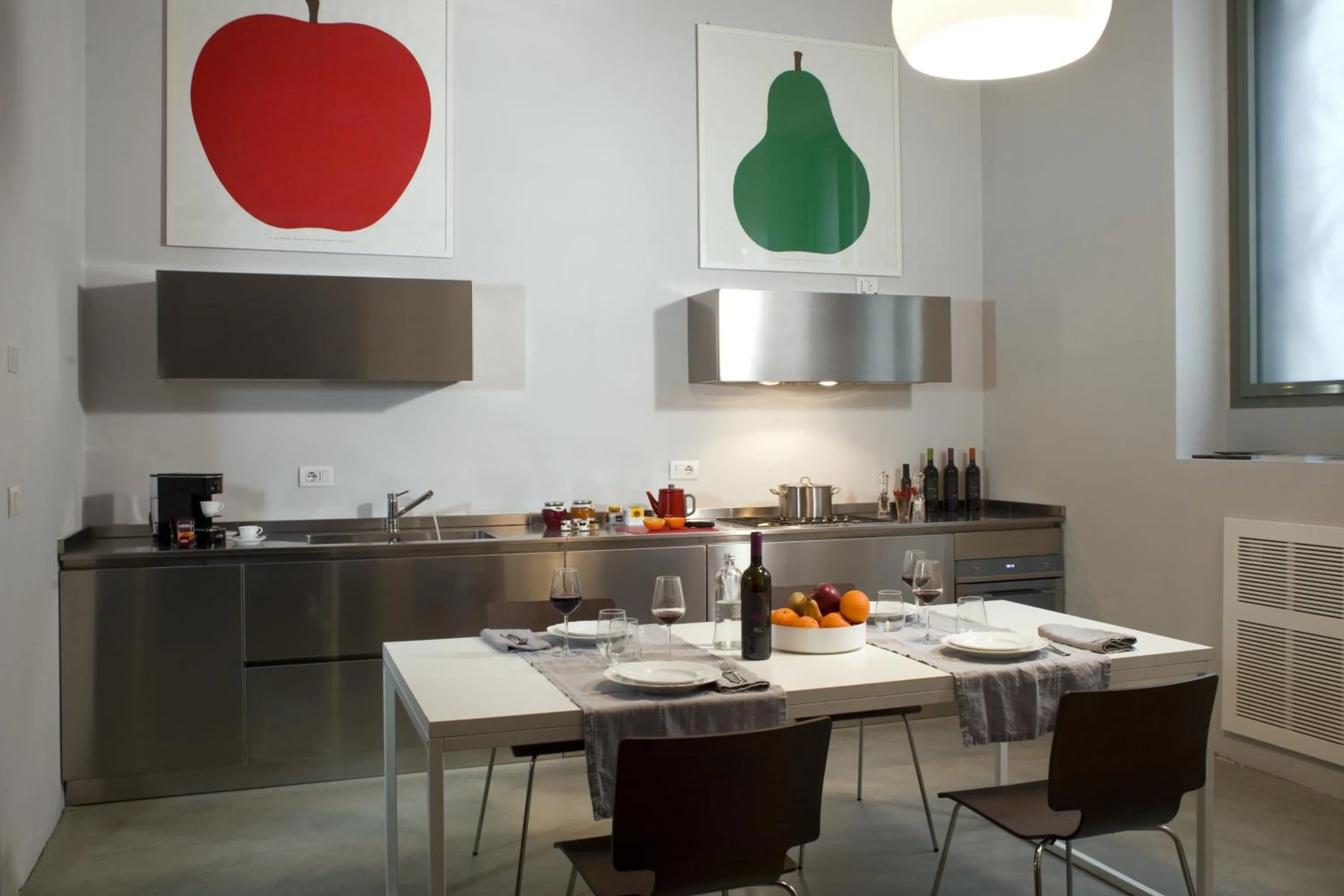 Kitchen or kitchenette in Milan Design Suites