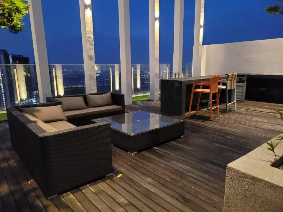 GM 1205 Couple Cozy Netflix 100mbps BySTAY