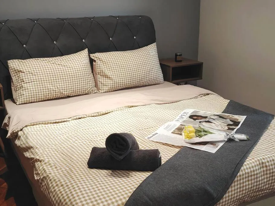 Bed in GM 1205 Couple Cozy Netflix 100mbps BySTAY