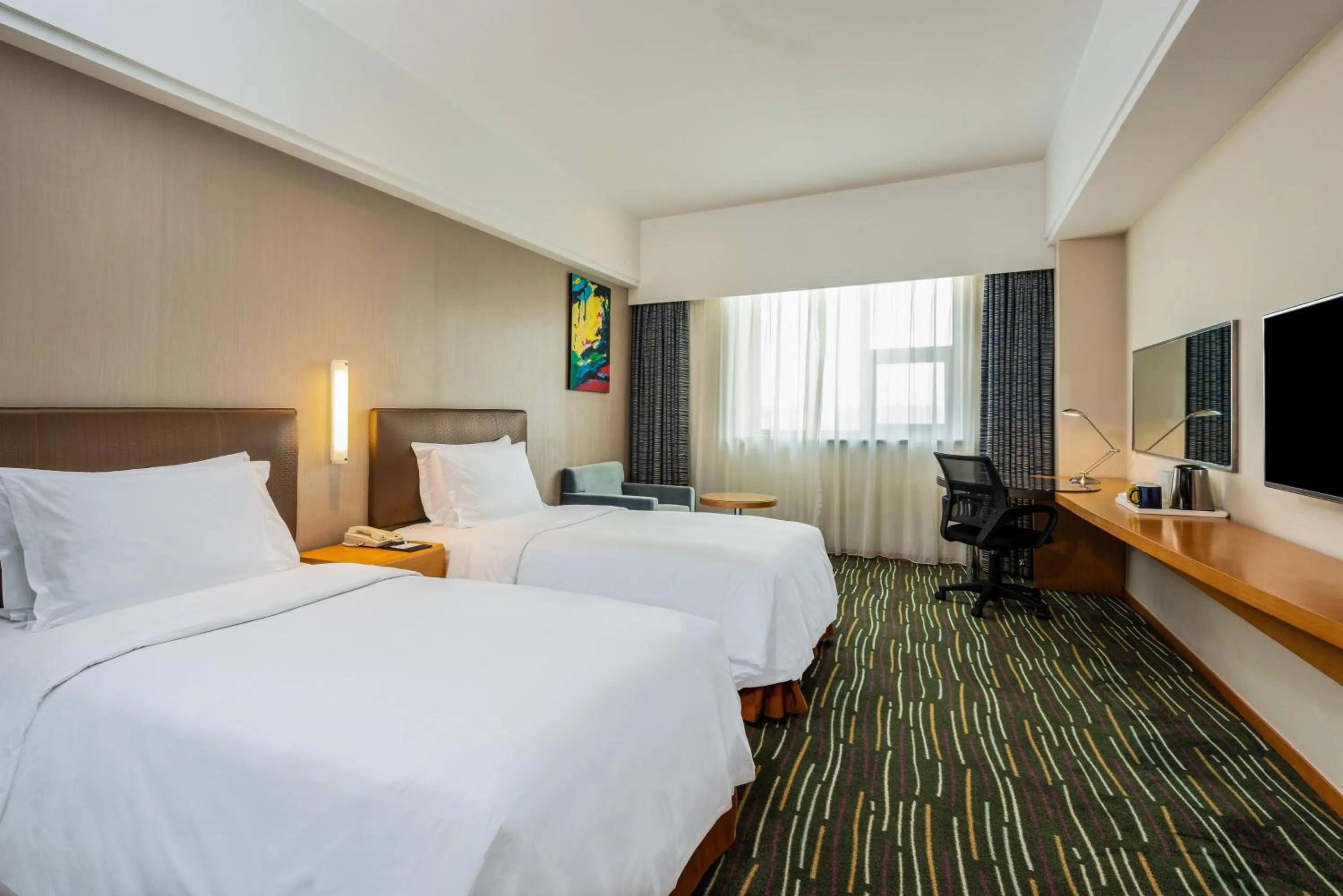 Photo of the whole room, Bed in Holiday Inn Express Shanghai New Jinqiao by IHG