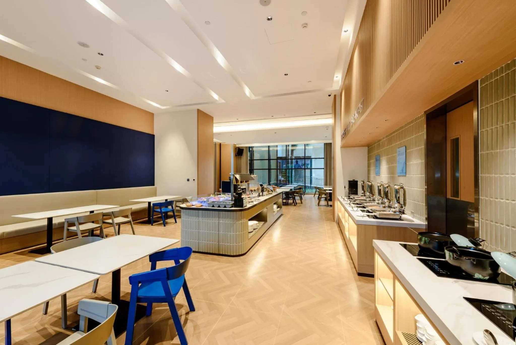 Restaurant/places to eat in Holiday Inn Express Haikou West Coast by IHG