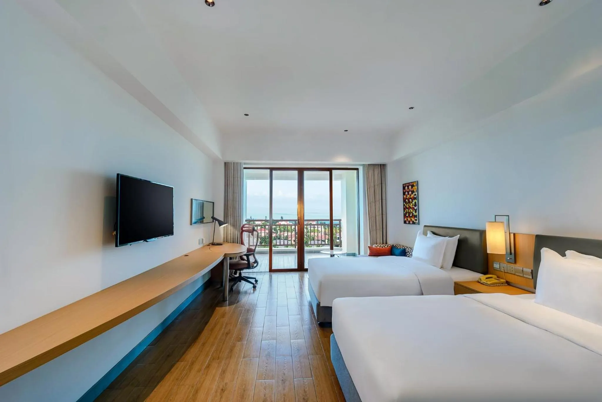 Photo of the whole room, Bed in Holiday Inn Express Haikou West Coast by IHG