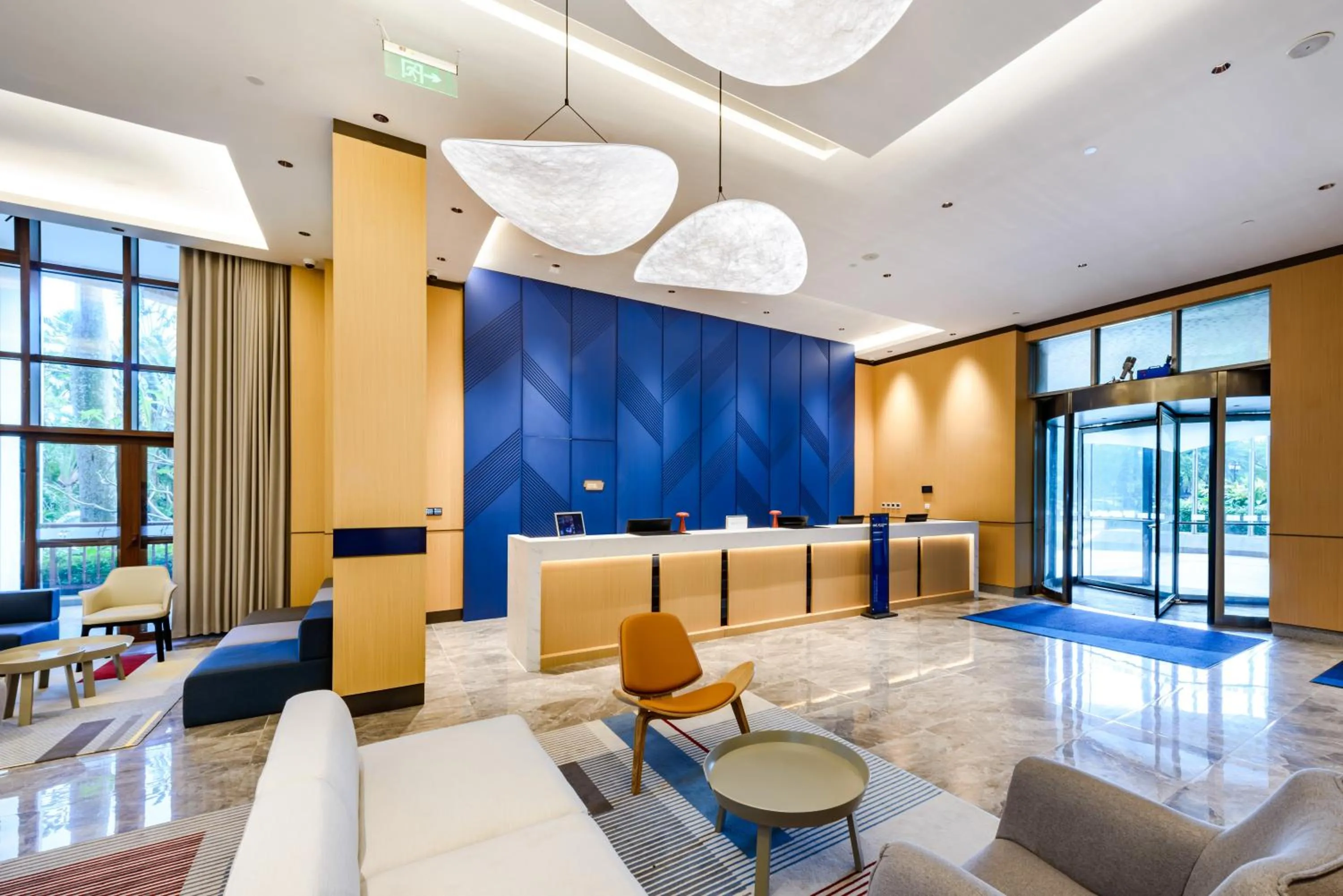 Lobby or reception in Holiday Inn Express Haikou West Coast by IHG