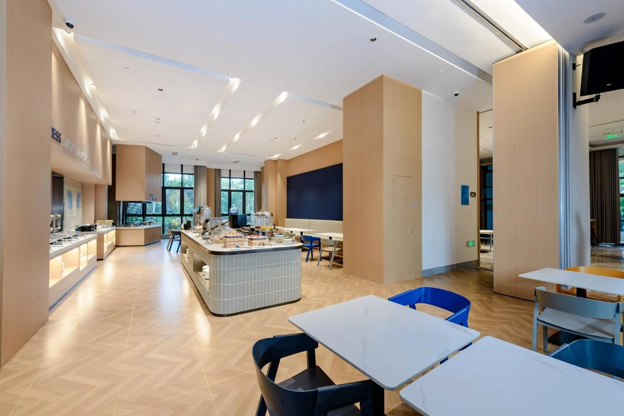 Restaurant/places to eat in Holiday Inn Express Haikou West Coast by IHG