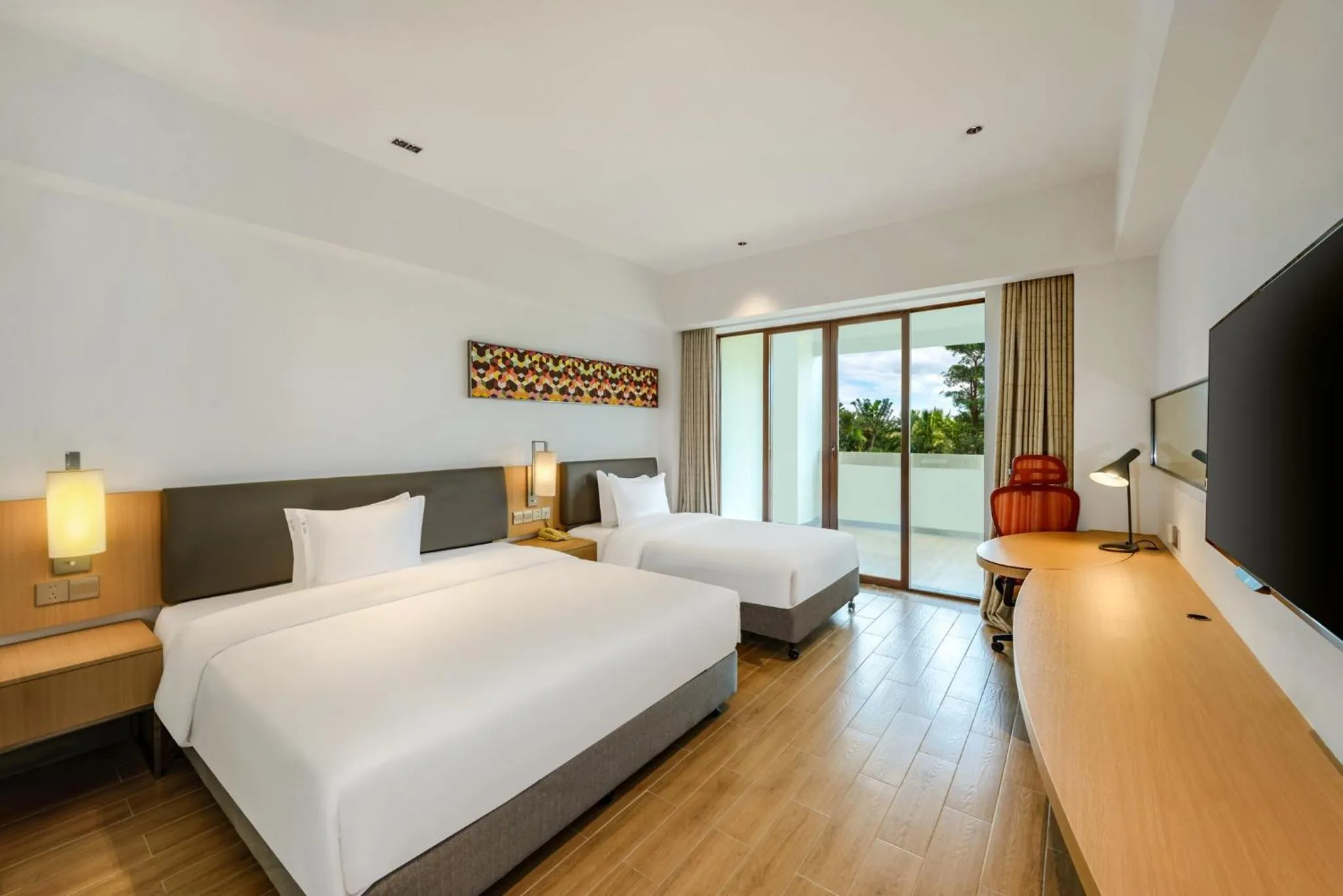 Photo of the whole room, Bed in Holiday Inn Express Haikou West Coast by IHG