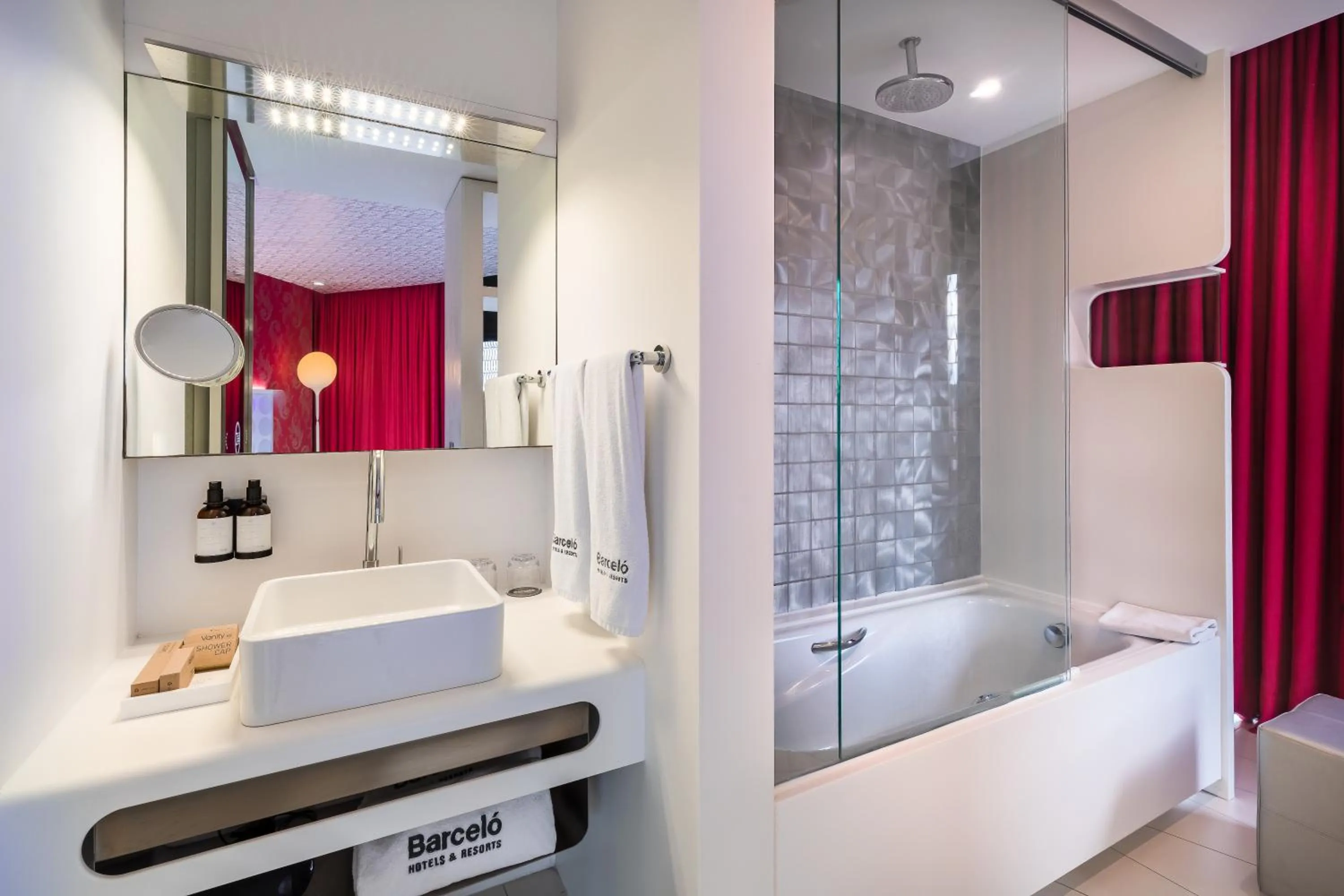 Bathroom, Bed in Barceló Raval